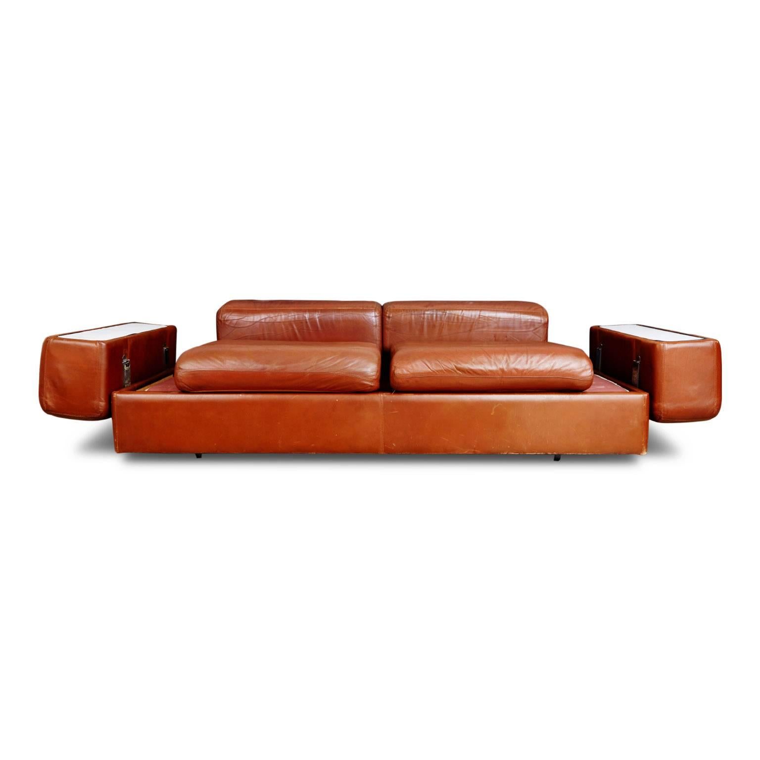 Mid-Century Modern Tito Agnoli Leather Sofa and Convertible Bed for Stendig, Italy