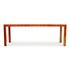 Milo Baughman pour Directional Console basse en noyer ronce:: vers 1980