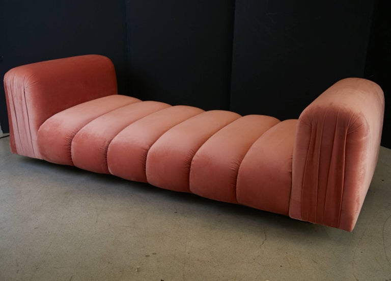 Custom Illuminating Pink Velvet Daybed by Steve Chase from Chase Designed Home In Excellent Condition In Los Angeles, CA