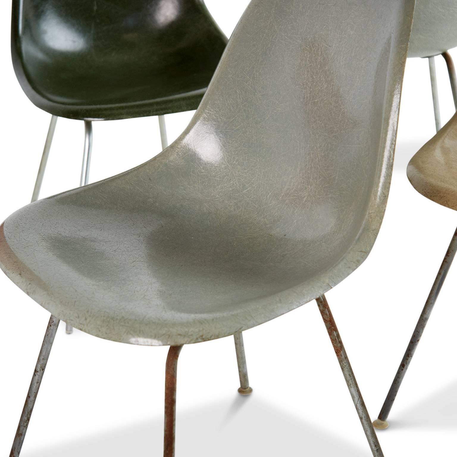Mid-20th Century Charles & Ray Eames for Herman Miller Fiberglass DSX Chairs, Early Production