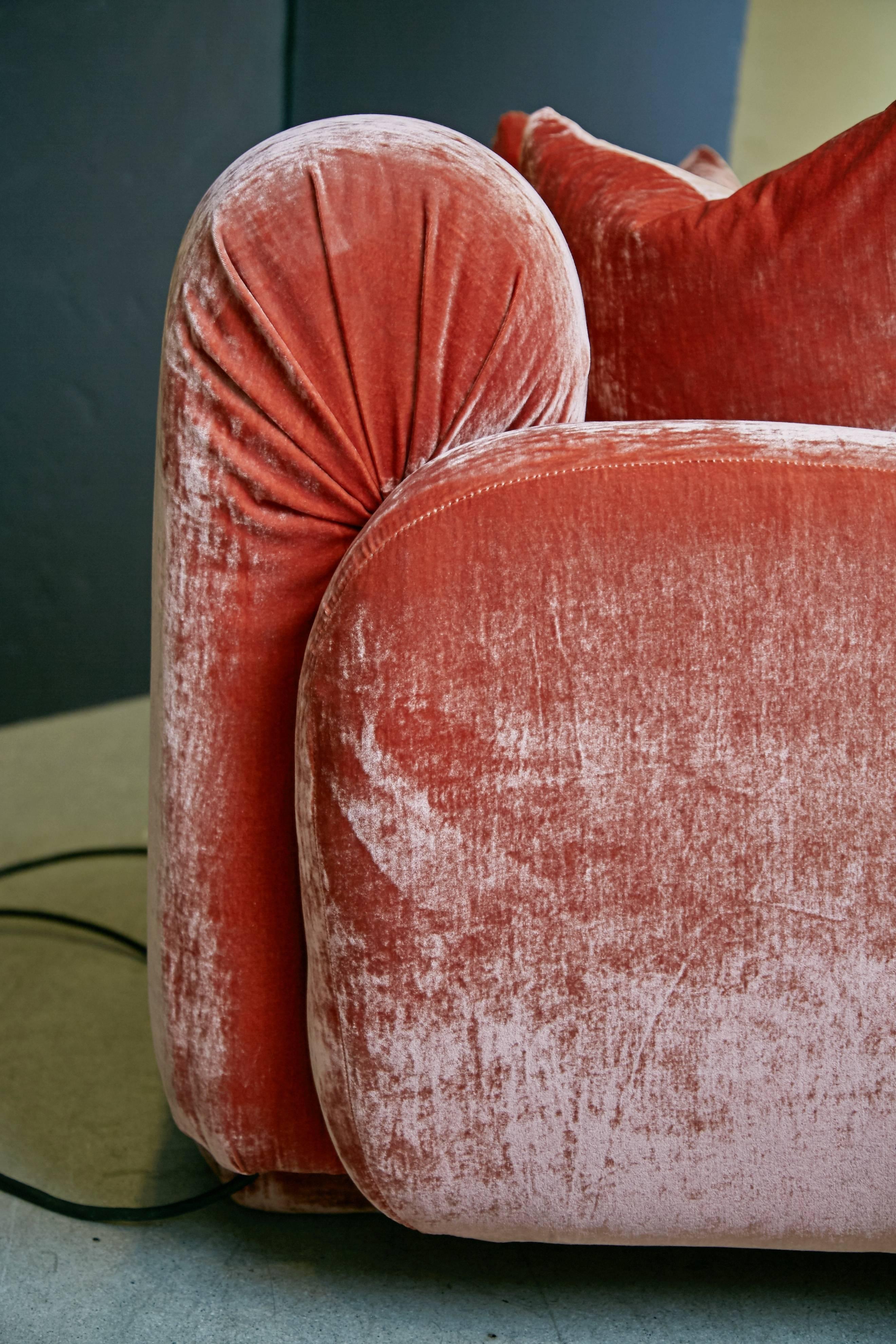 Custom Illuminating Pink Velvet Chaise by Steve Chase from Chase Designed Home In Excellent Condition In Los Angeles, CA