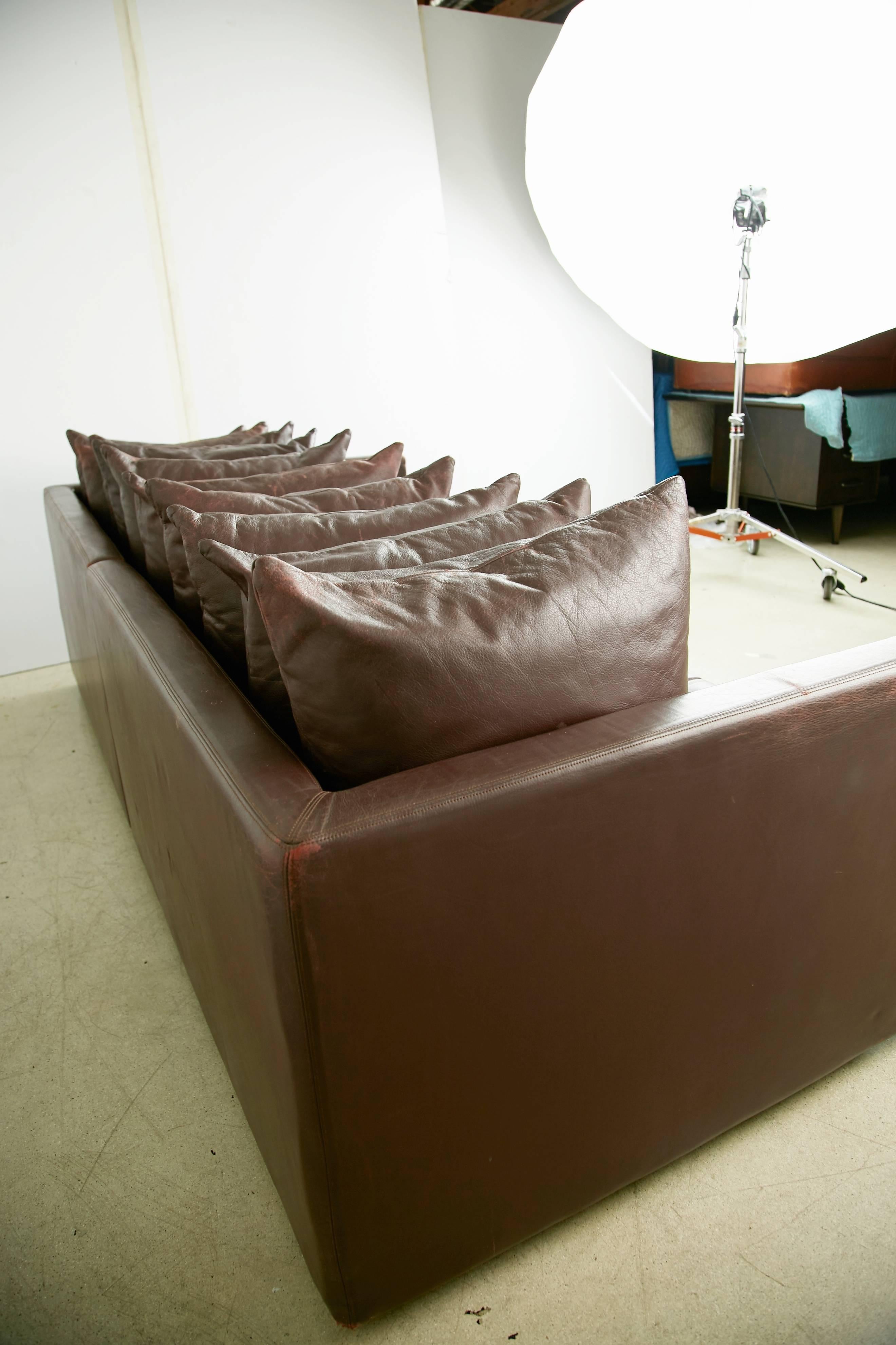 Architectural Leather Sofa by Joseph D'Urso for Knoll International, circa 1980 In Good Condition In Los Angeles, CA