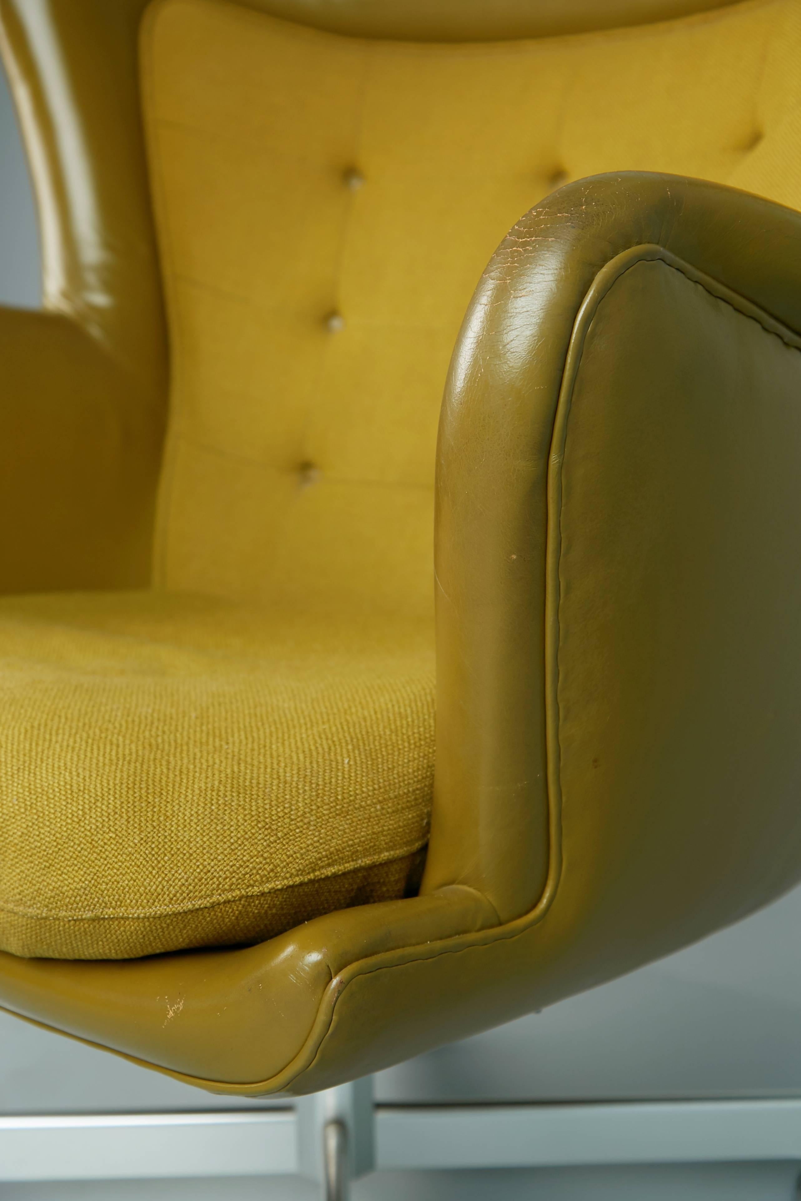 George Kasparian Leather Wingback Executive Chair, circa 1960 In Excellent Condition In Los Angeles, CA