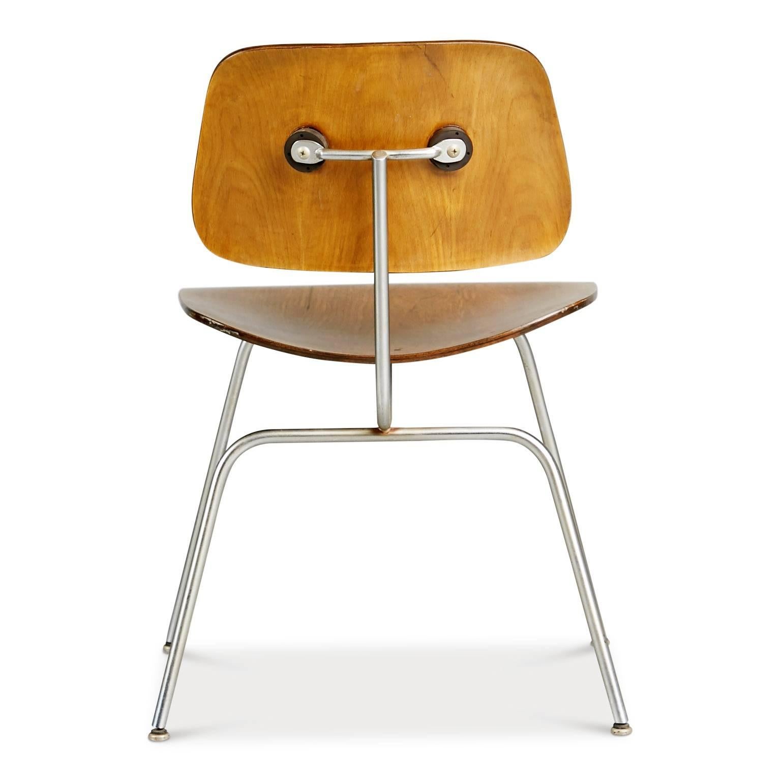 Molded Evans Production Walnut DCM Chairs by Charles Eames, Set of Five, circa 1947