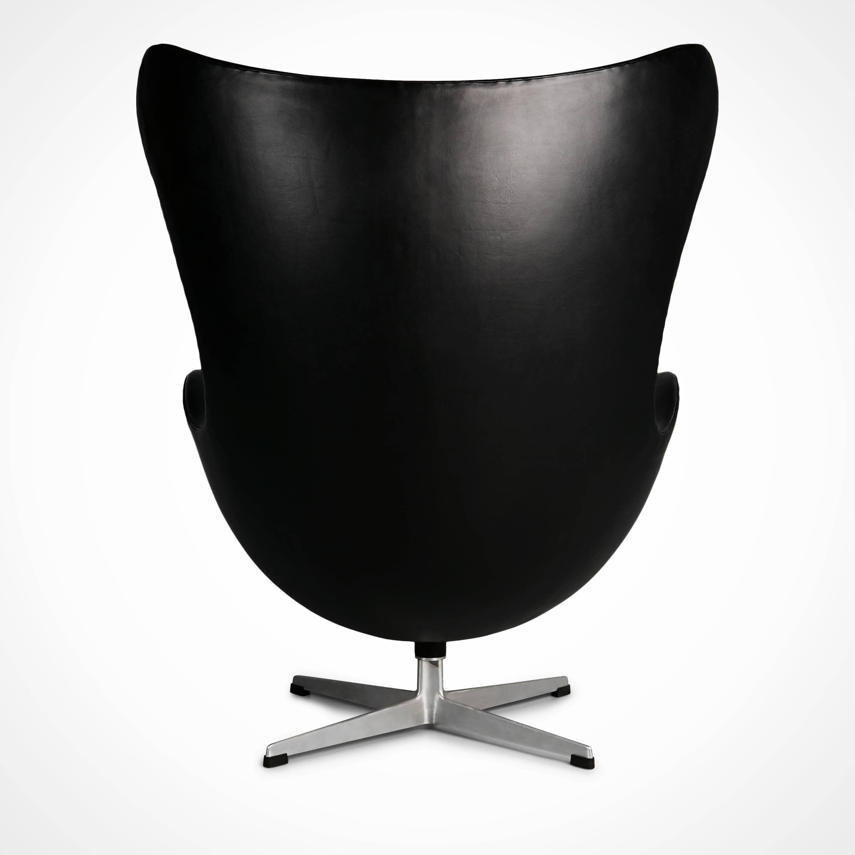 Danish Arne Jacobsen Leather Egg Chair & Footstool for Fritz Hansen, Double Signed 1965