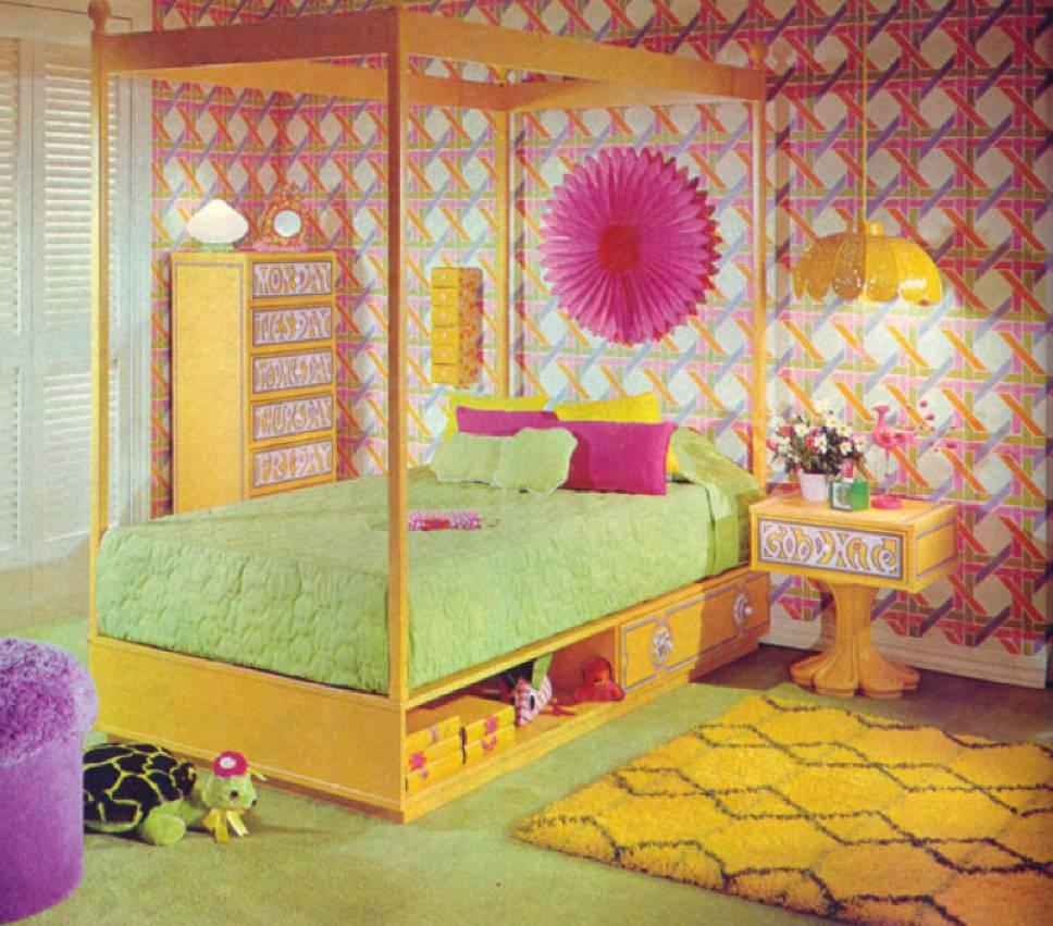 Porcelain Kids Six-Piece Bedroom Set by Drexel Plus One with Original Booklet, Dated 1970