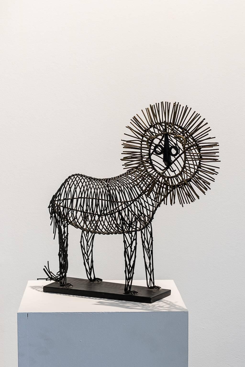 Wire Lion Sculpture In Good Condition In Palm Springs, CA