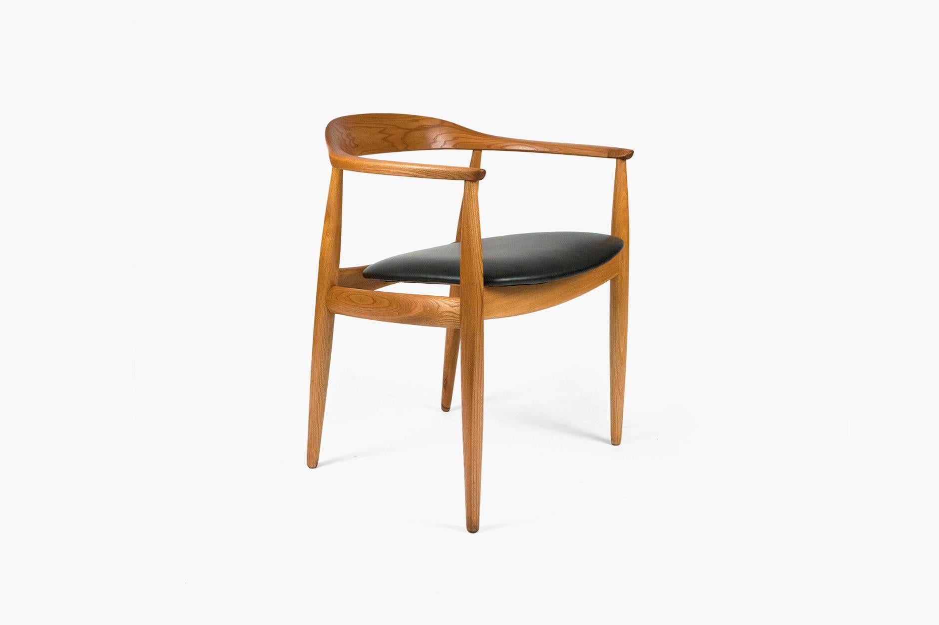 round chair wooden