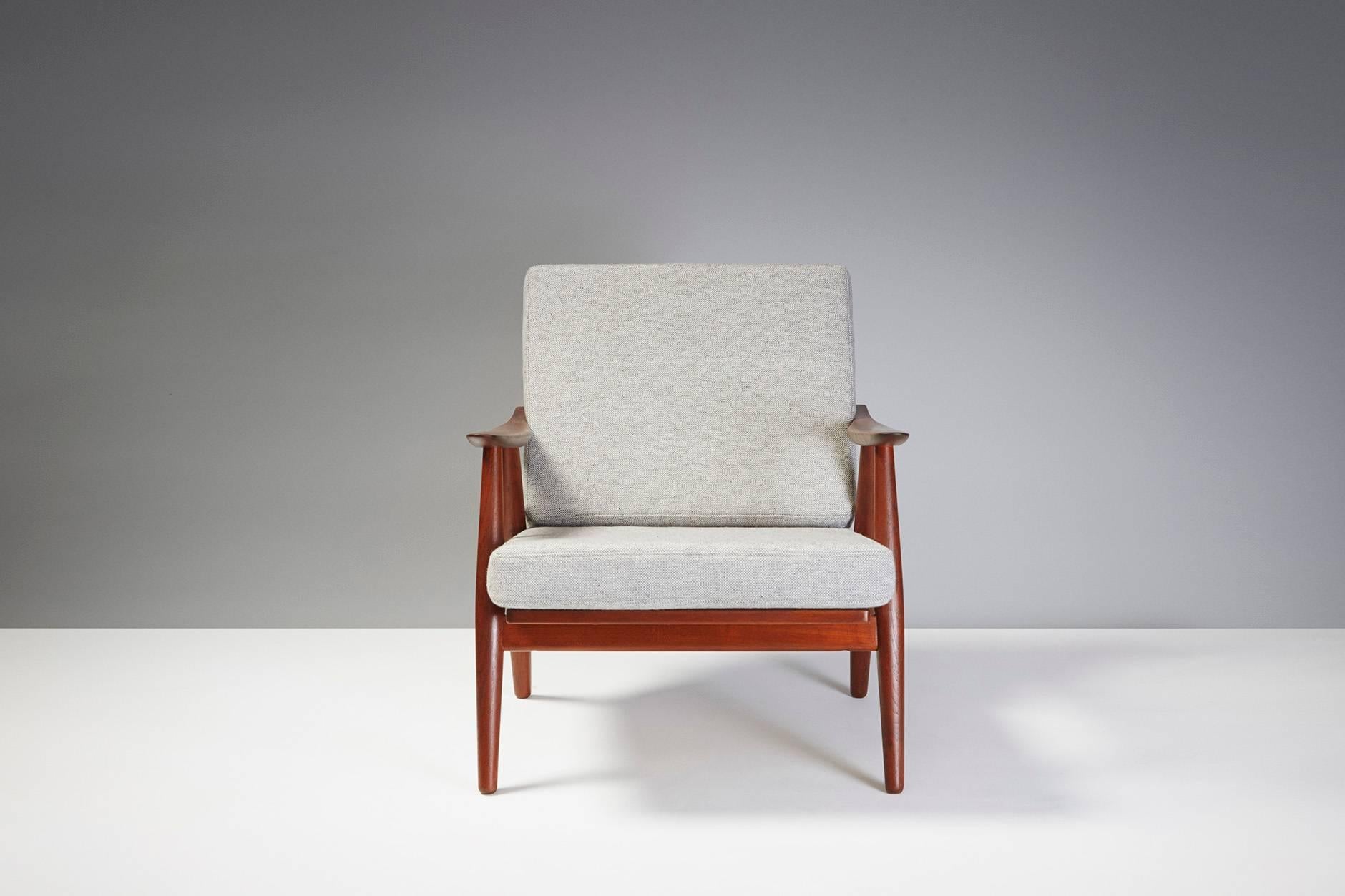 Hans J. Wegner

GE-270 Lounge Chairs, 1956

Produced by GETAMA Gedsted, Denmark. Teak frame with brass fittings. New cushions upholstered in Kvadrat Hallingdal fabric.