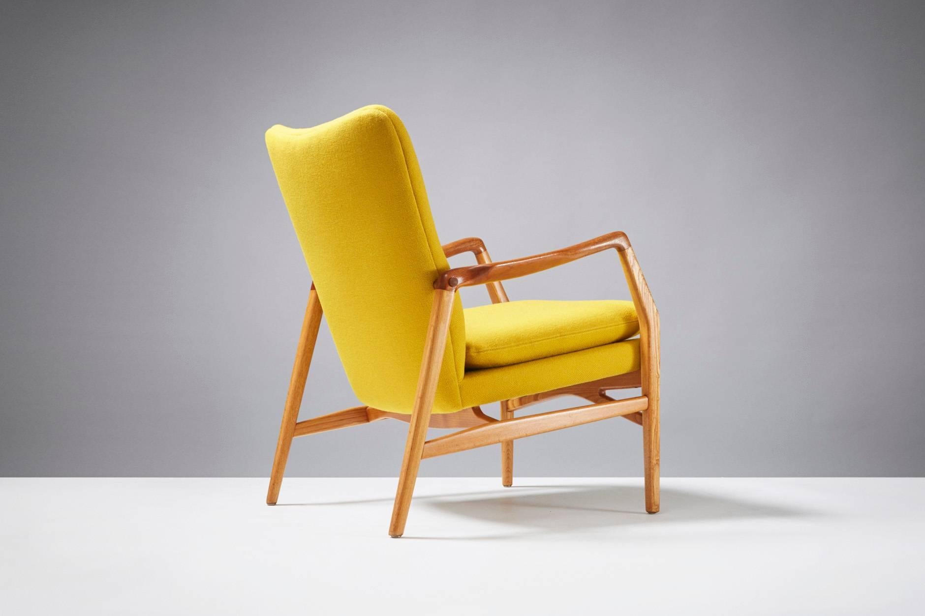 Scandinavian Modern Kurt Olsen Model 215 Lounge Chair, 1954