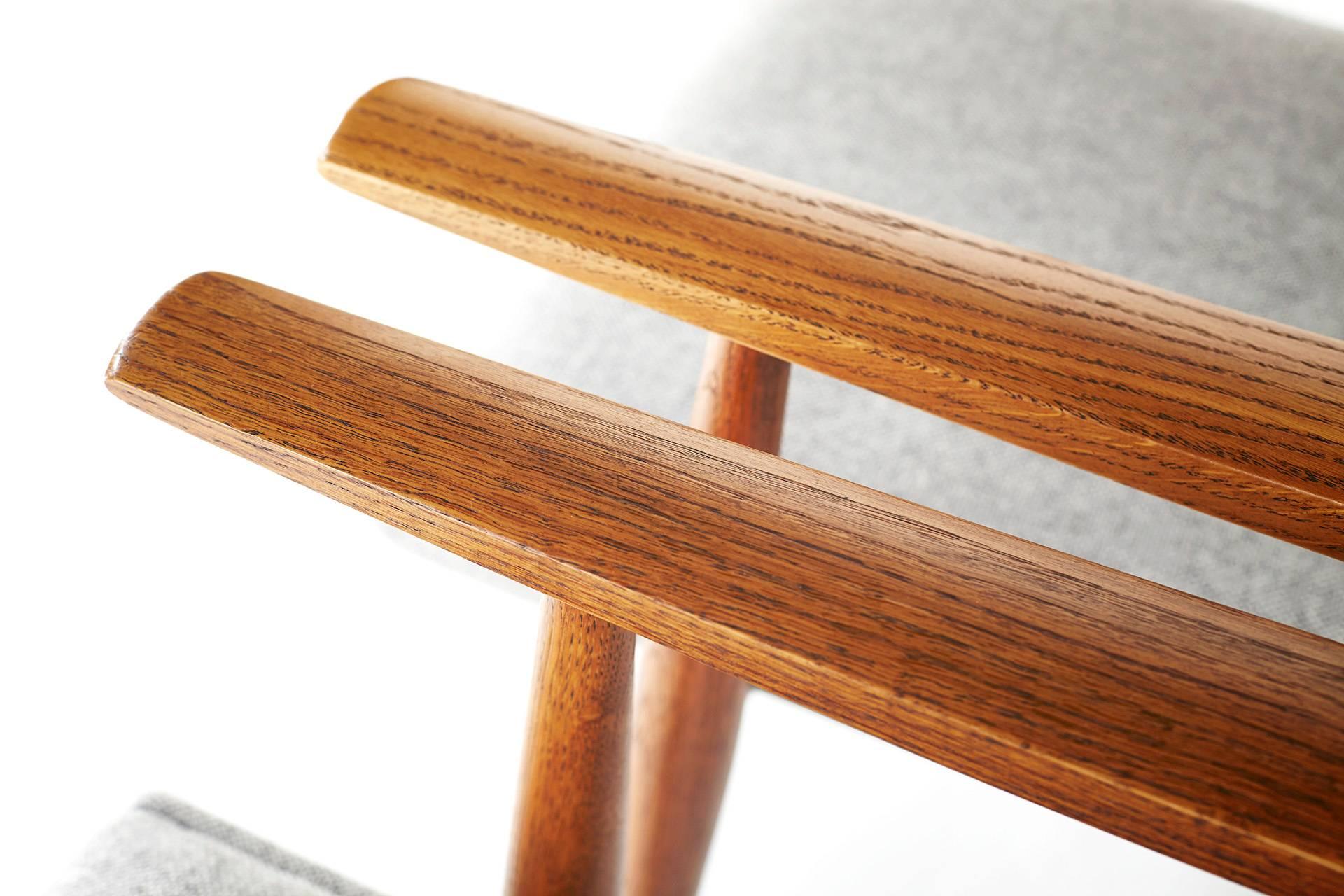 Wool Hans Wegner GE-260 Lounge Chairs, circa 1950s