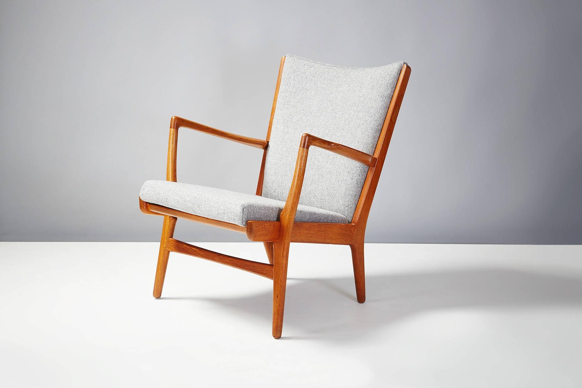 Scandinavian Modern Pair of Hans Wegner AP-16 Chairs, Oak, 1952