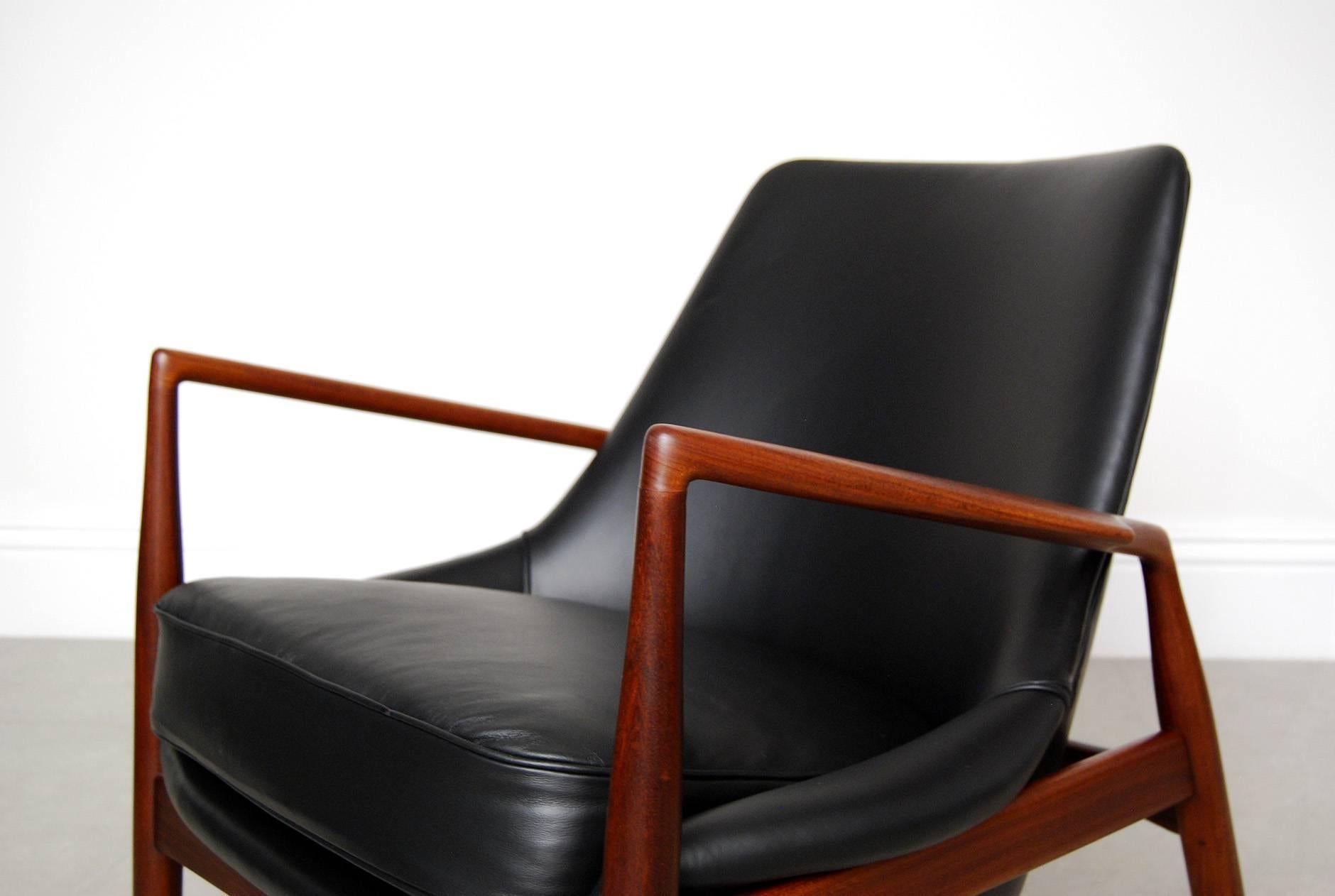 Ib Kofod-Larsen 'Seal' Chair 1