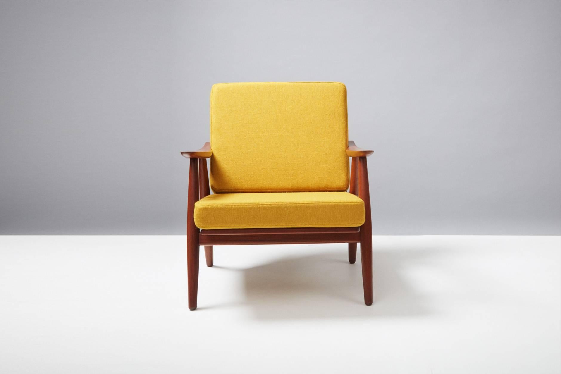 Hans J. Wegner

GE-270 lounge chair, 1956

Produced by GETAMA, Gedsted, Denmark. Restored teak frame with exposed brass fittings. New cushions covered in bute wool fabric.

 
     