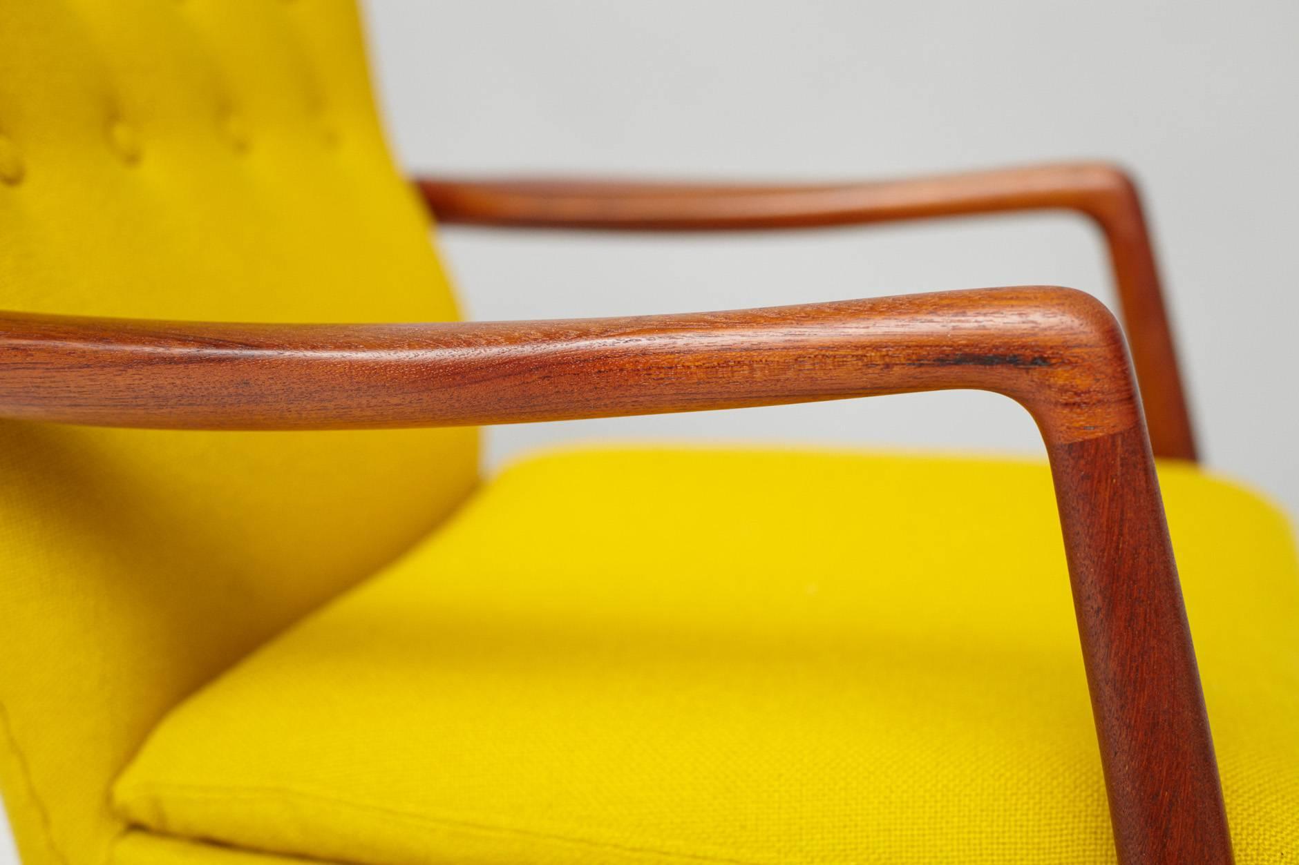 Scandinavian Modern Kurt Olsen Model 215 Lounge Chair, 1954