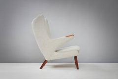 Hans J. Wegner AP-19 Papa Bear Chair