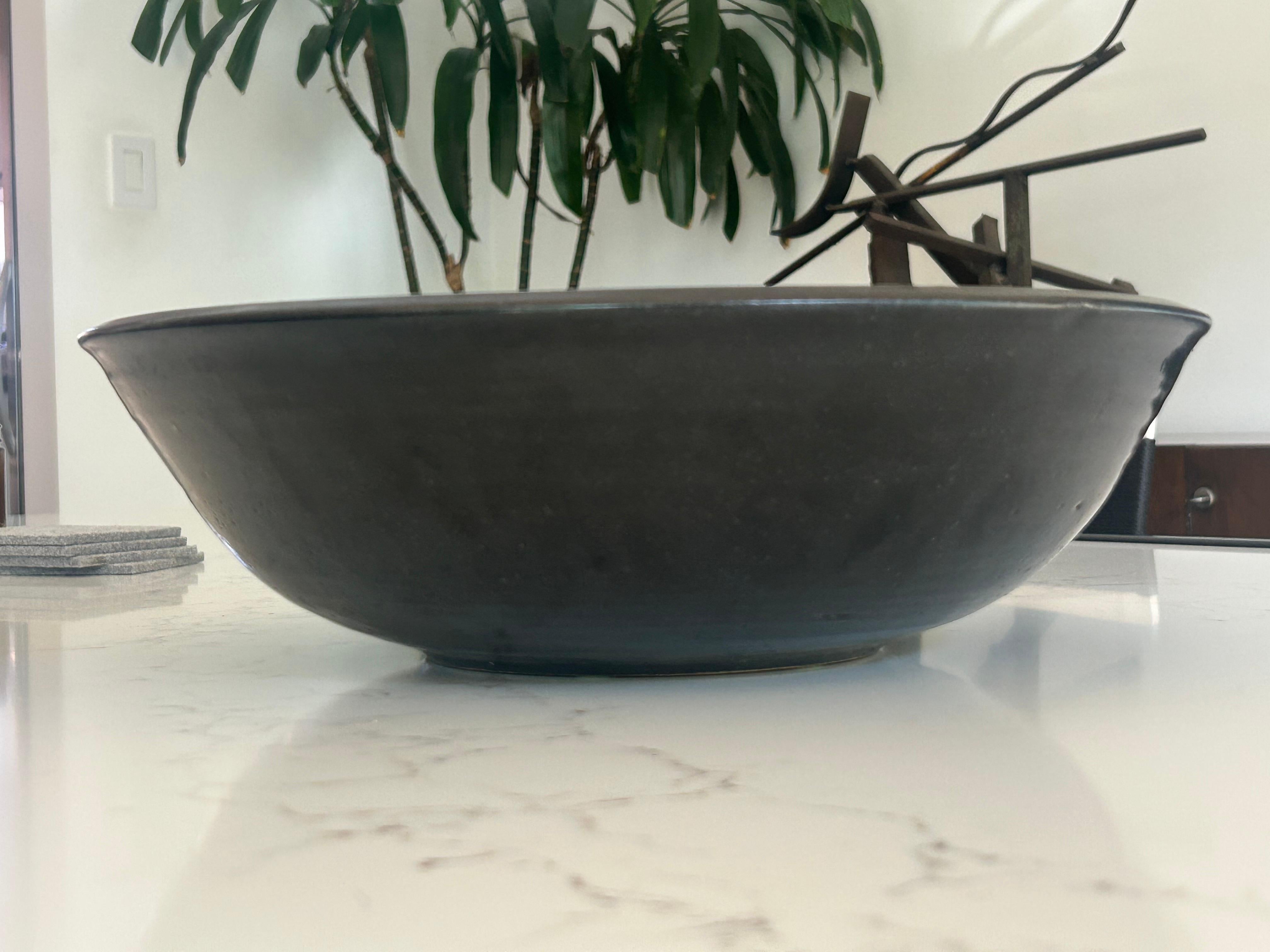 Cuenco grande de gres Studio Toshiko Takaezu Cerámico en venta