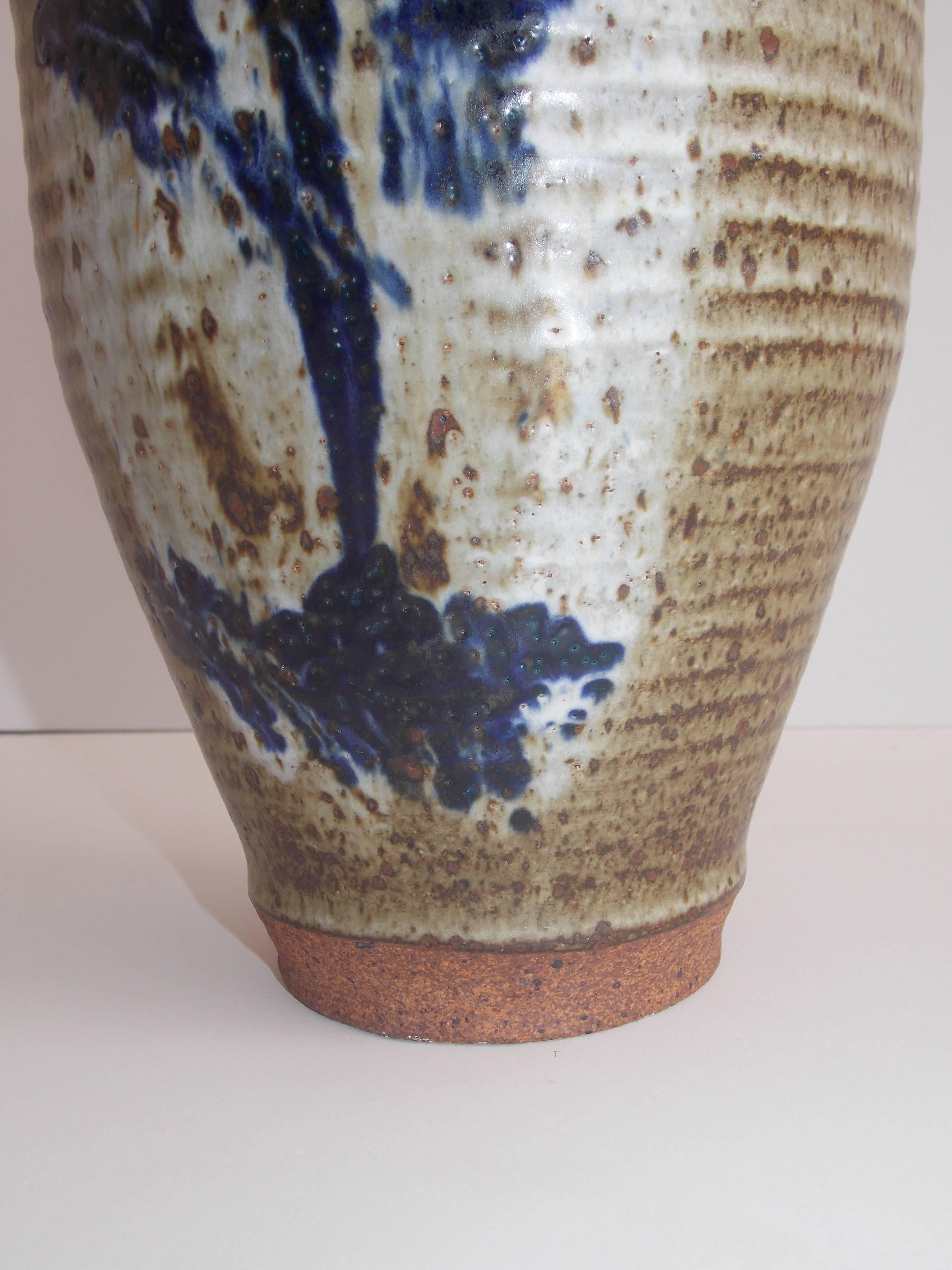 Vivika & Otto Heino Tall Studio Pottery Vase In Good Condition In Los Angeles, CA