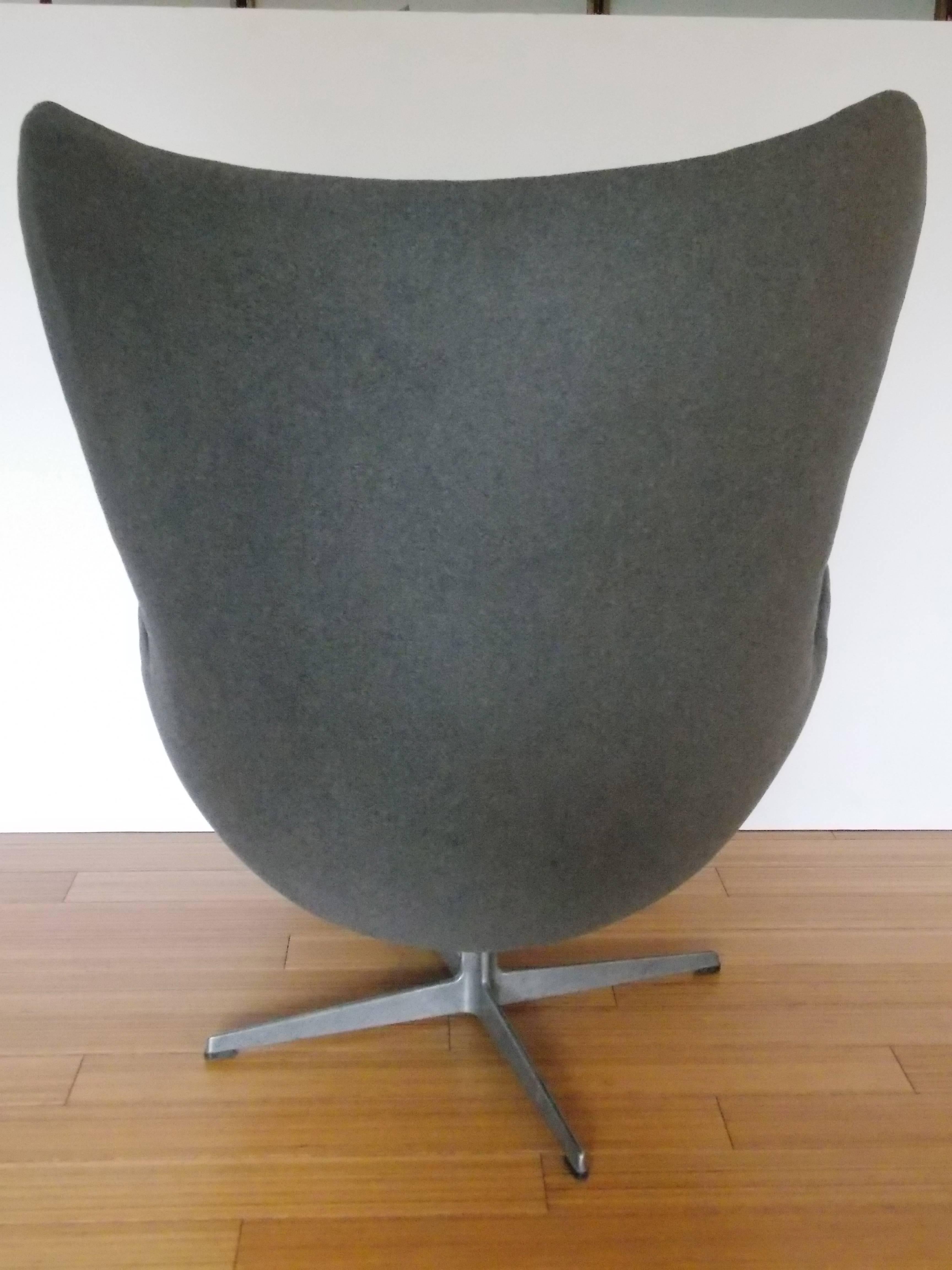 Modern Original Vintage Arne Jacobsen Egg Chair for Fritz Hansen, Denmark