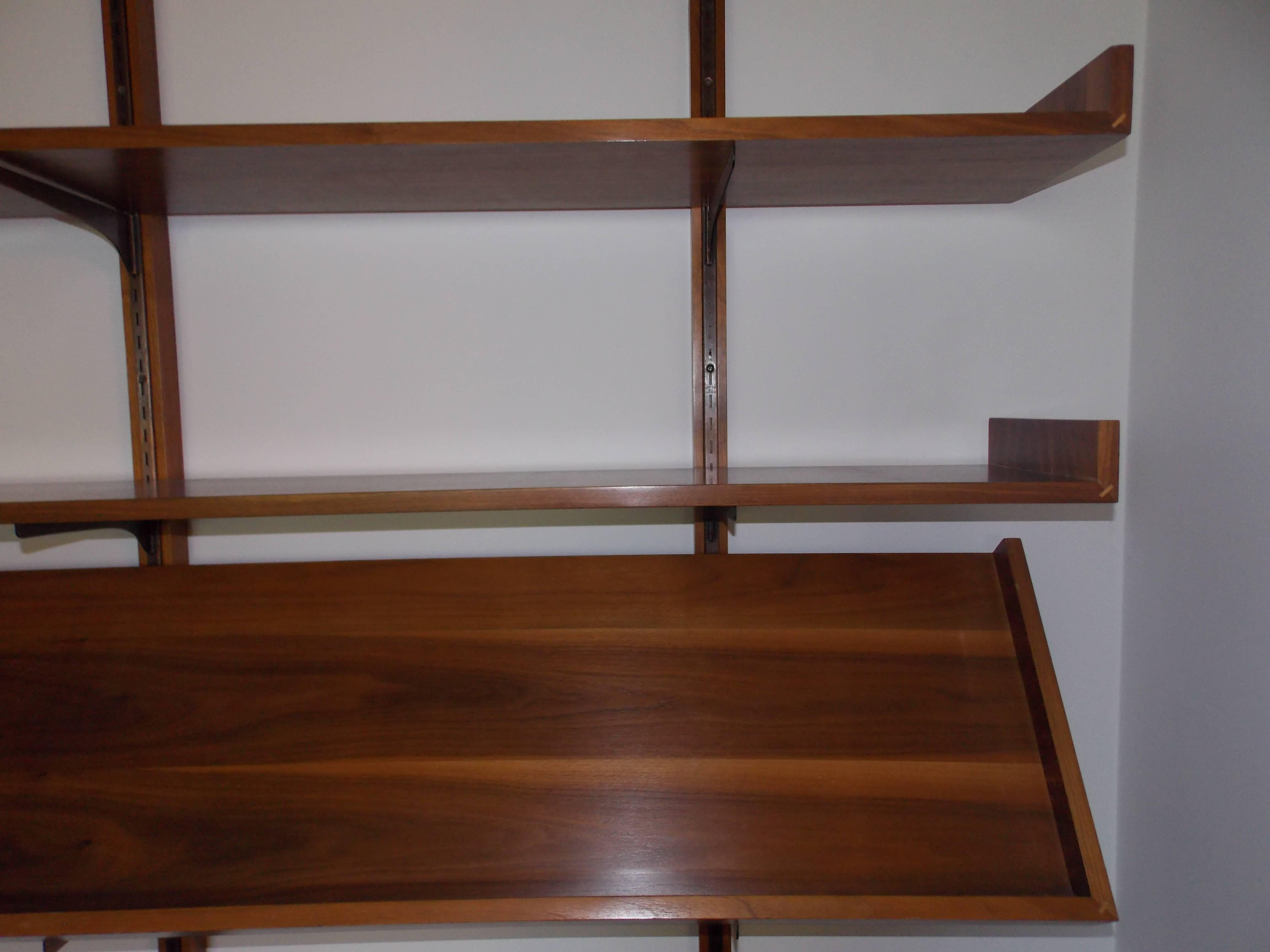 Rare Milo Baughman Wall Shelf with Magazine Rack In Excellent Condition In Los Angeles, CA