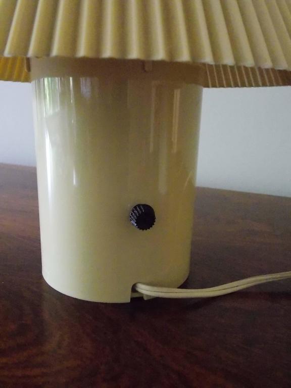 Small Vintage Bedroom Lamps at 1stDibs