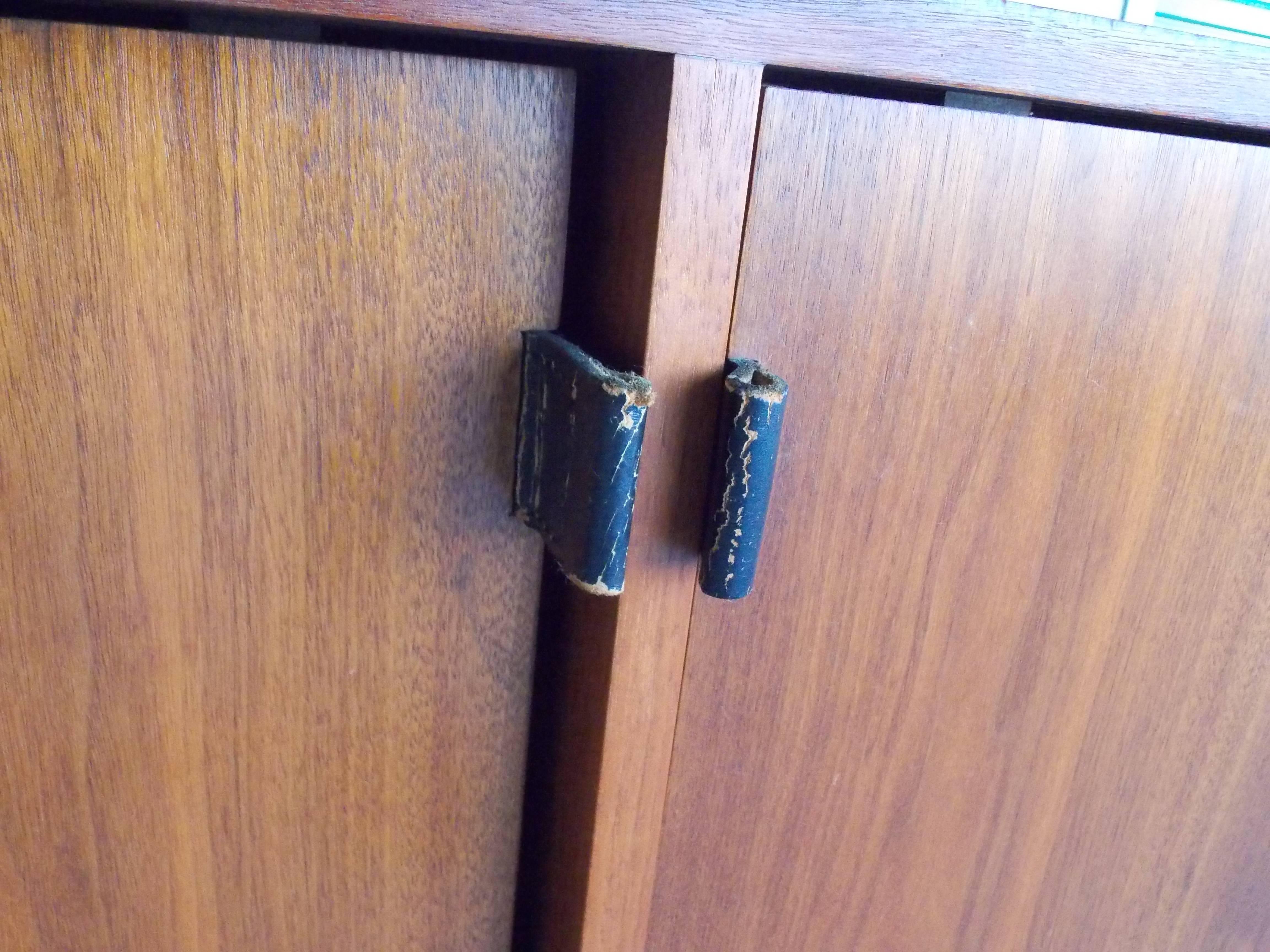 Florence Knoll Mid-Century Credenza, 1950's In Good Condition In Los Angeles, CA