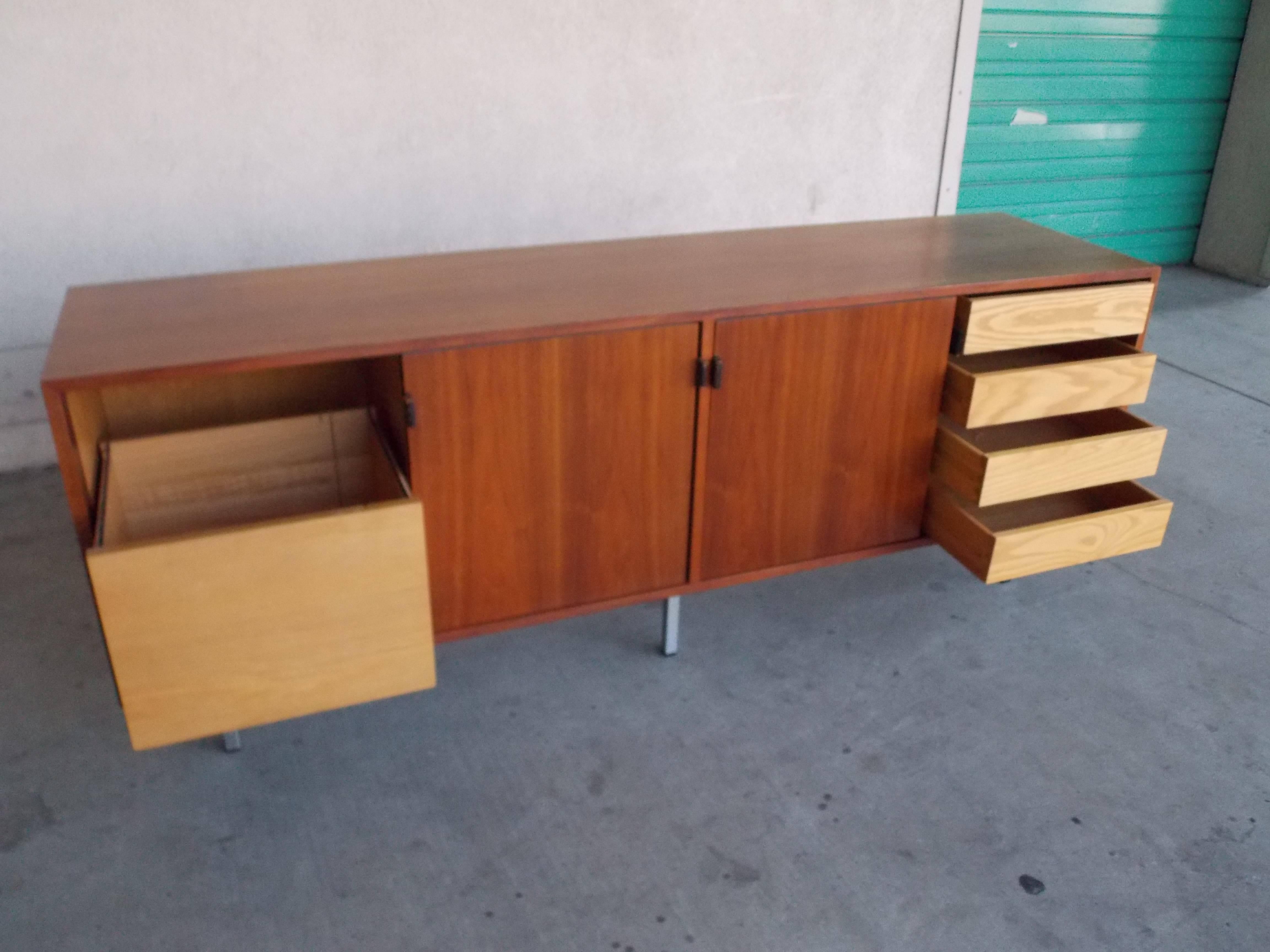 Florence Knoll Mid-Century Credenza, 1950's 1