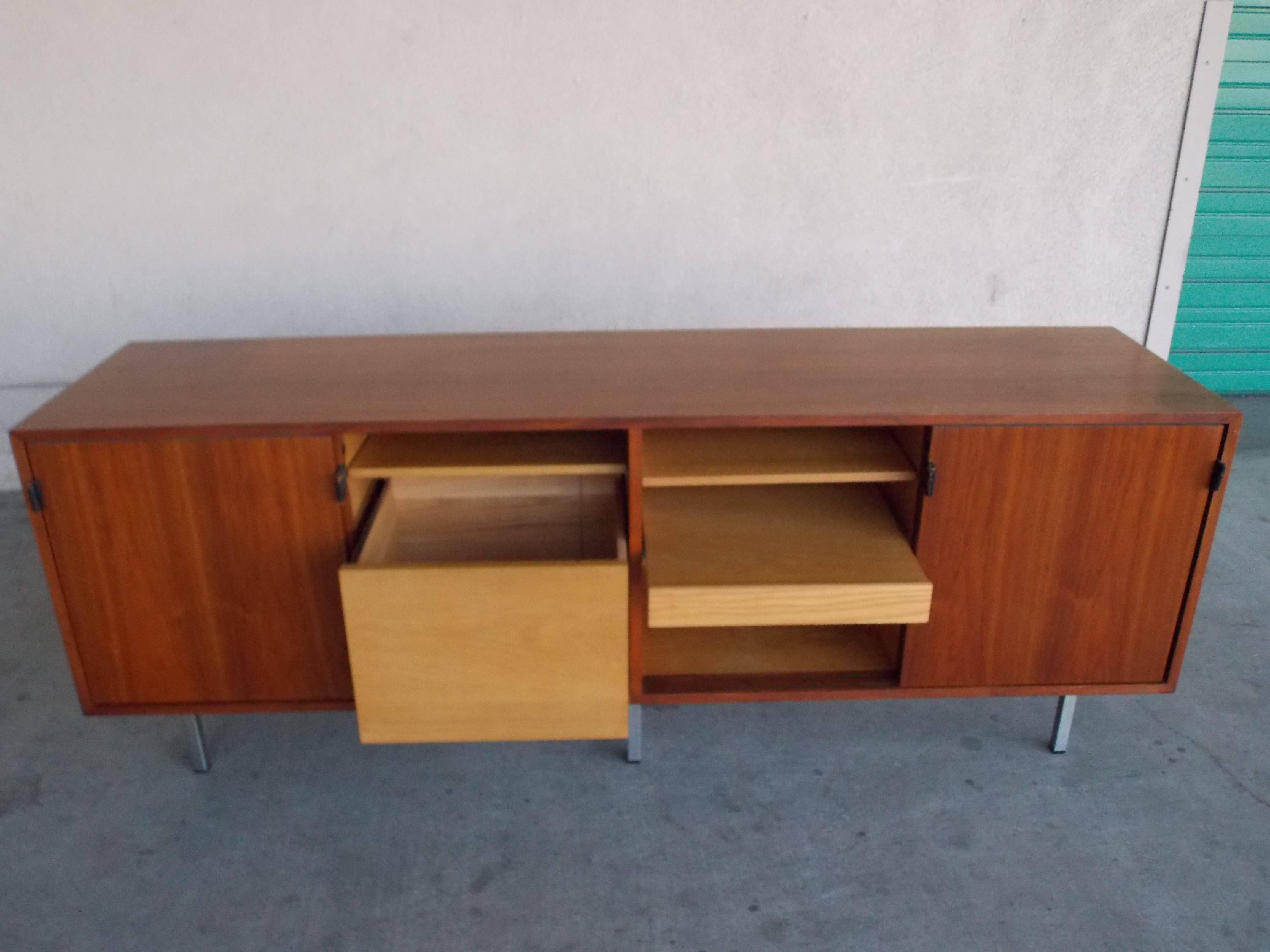 Florence Knoll Mid-Century Credenza, 1950's 3