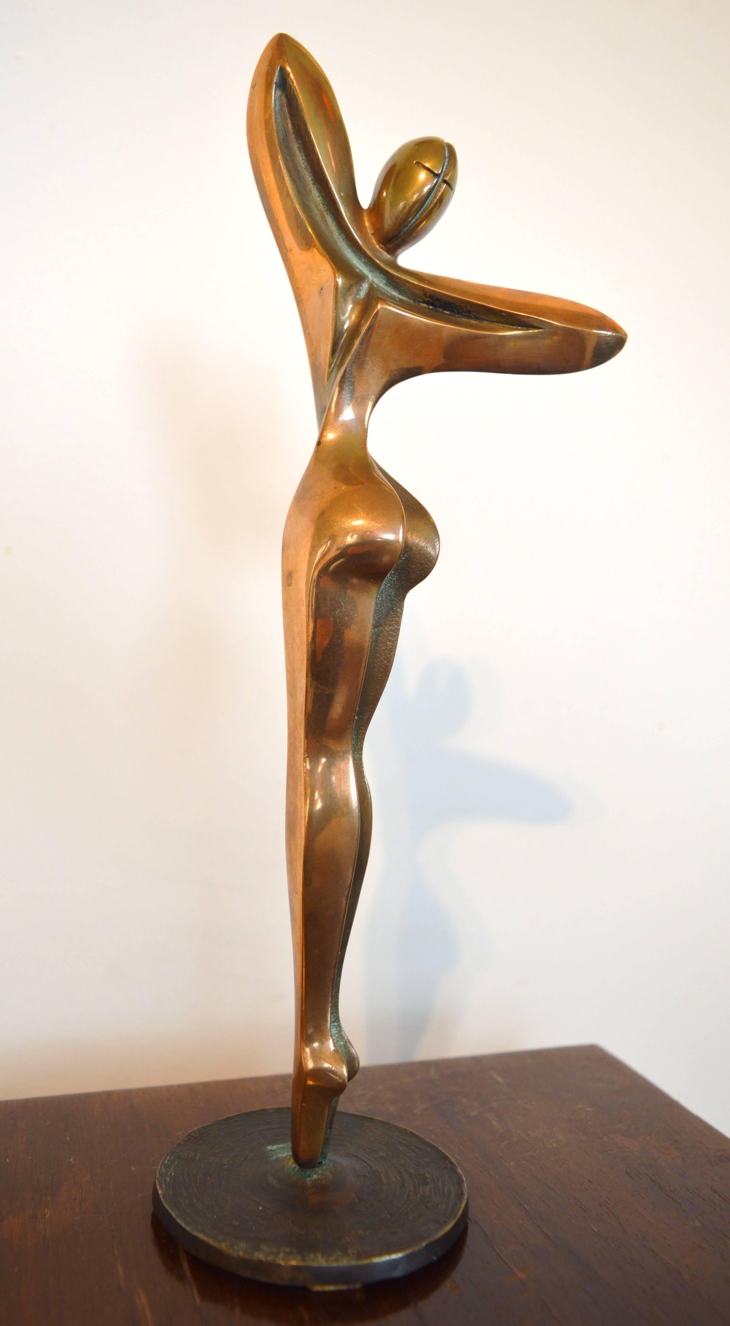 Bronze sculpture of a woman by Amedeo Fiorese 3