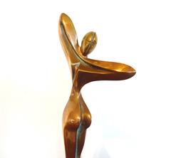 Bronze sculpture of a woman by Amedeo Fiorese