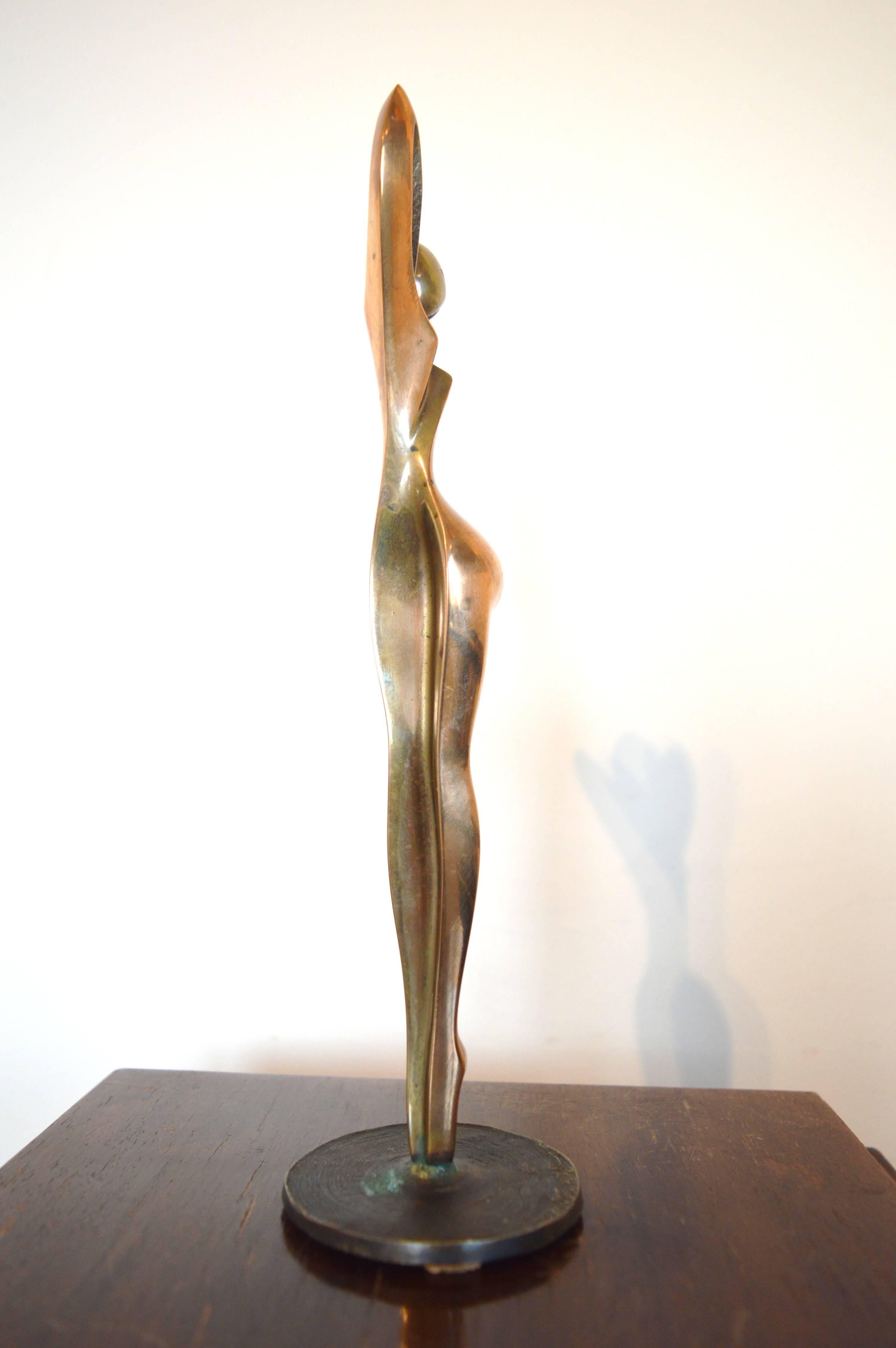 Bronze sculpture of a woman by Amedeo Fiorese In Good Condition In Castenray, NL