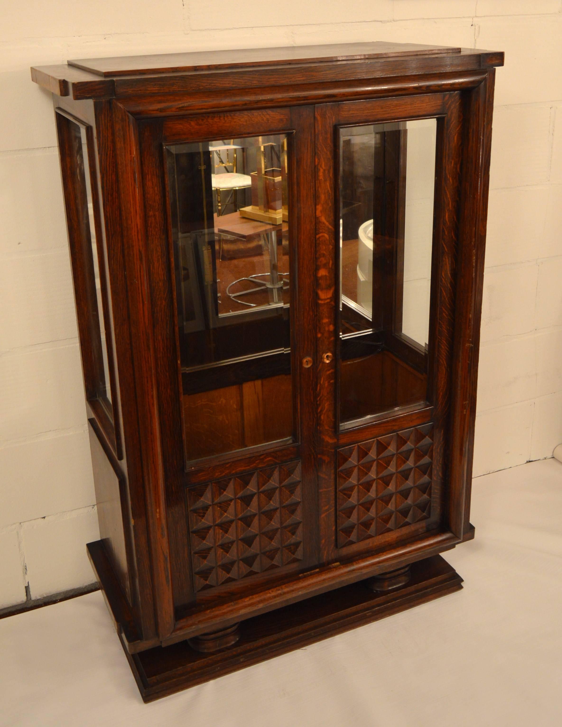 Charles Dudouyt Vitrine Cabinet in Oak, 1940 In Good Condition In Castenray, NL