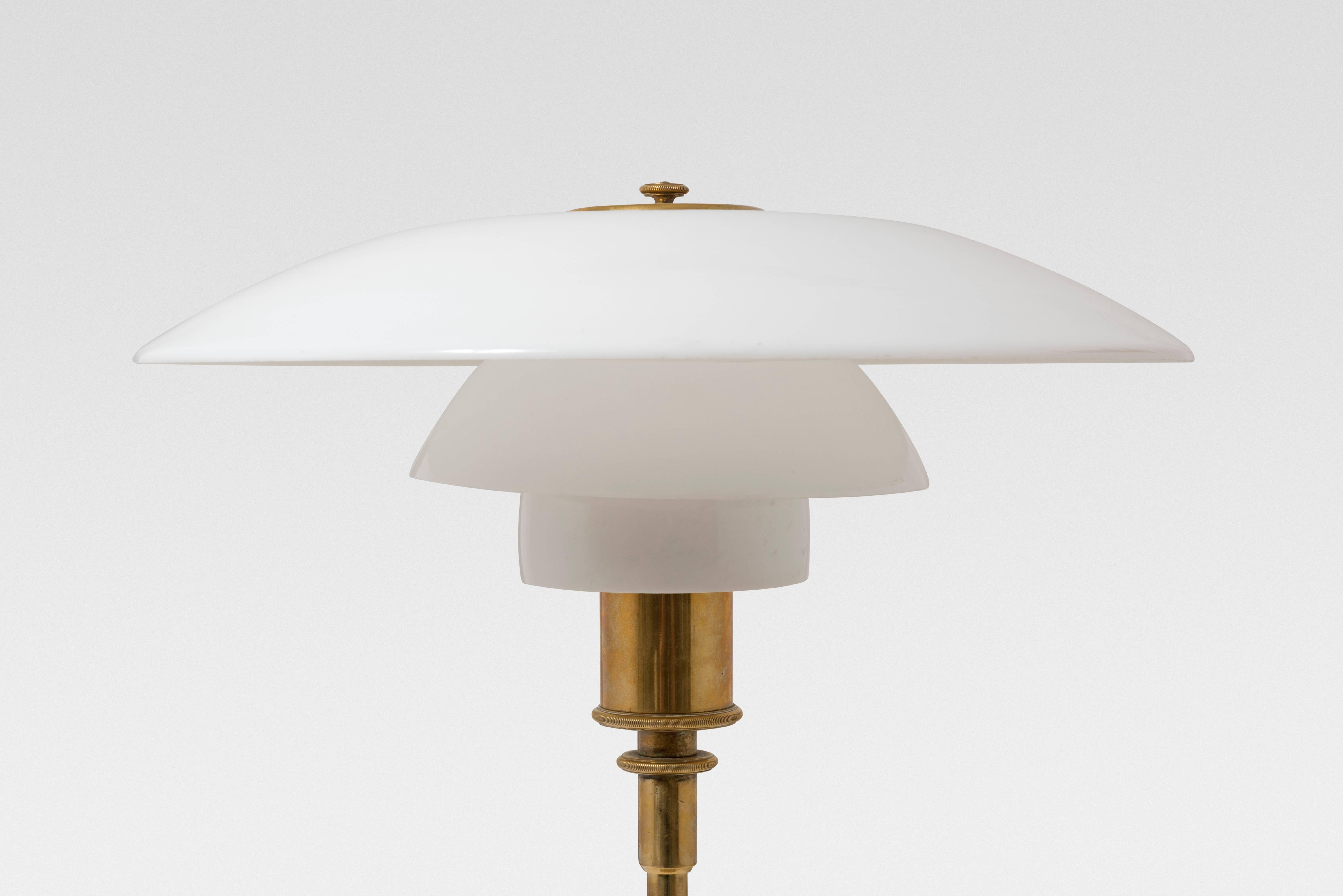 Poul Henningsen (1894-1967)
Table lamp PH 4
Manufactured by Louis Poulsen
circa 1930
Opaline glass and brass

Literature: 
Louis Poulsen, Tina Jorstian, "Light Years Ahead" - The story of the PH Lamp", édition Poul Erik Munk
