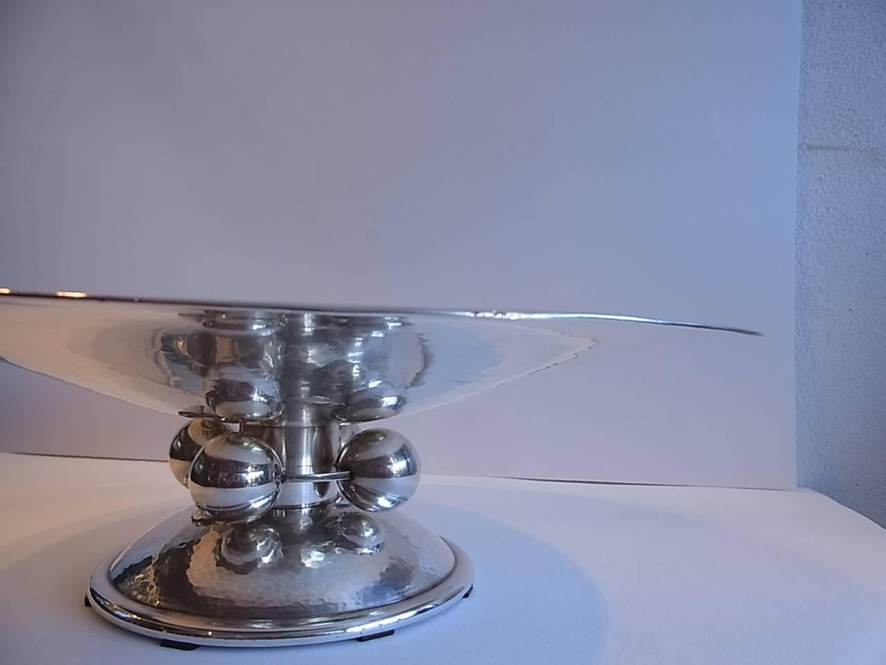 Silvered Hammered Metal Art Deco Coupe by Luc Lanel for Christofle, circa 1933 For Sale 1
