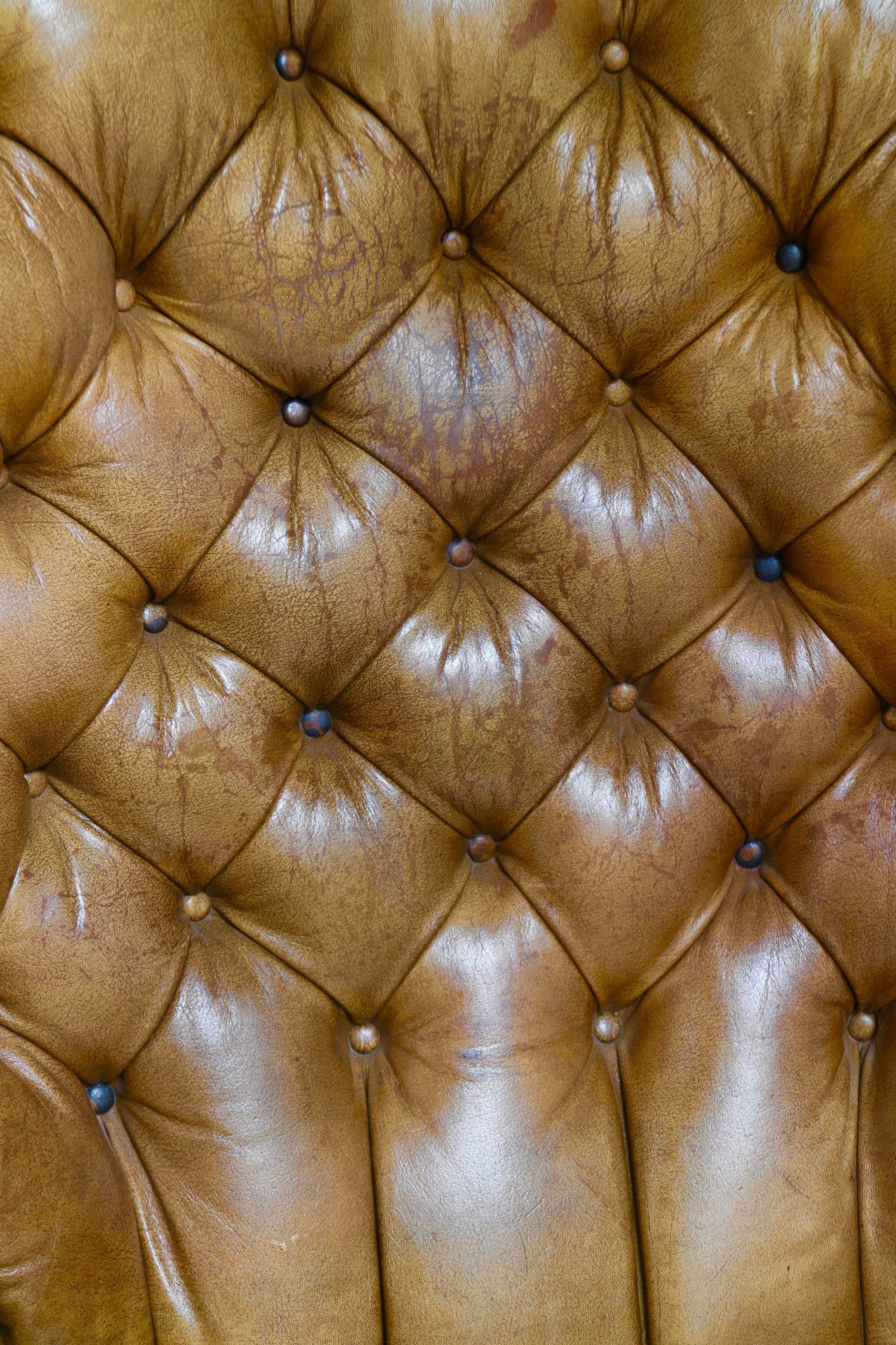 Good Leather Wing Chair from the 1920s In Good Condition For Sale In Antwerp, BE