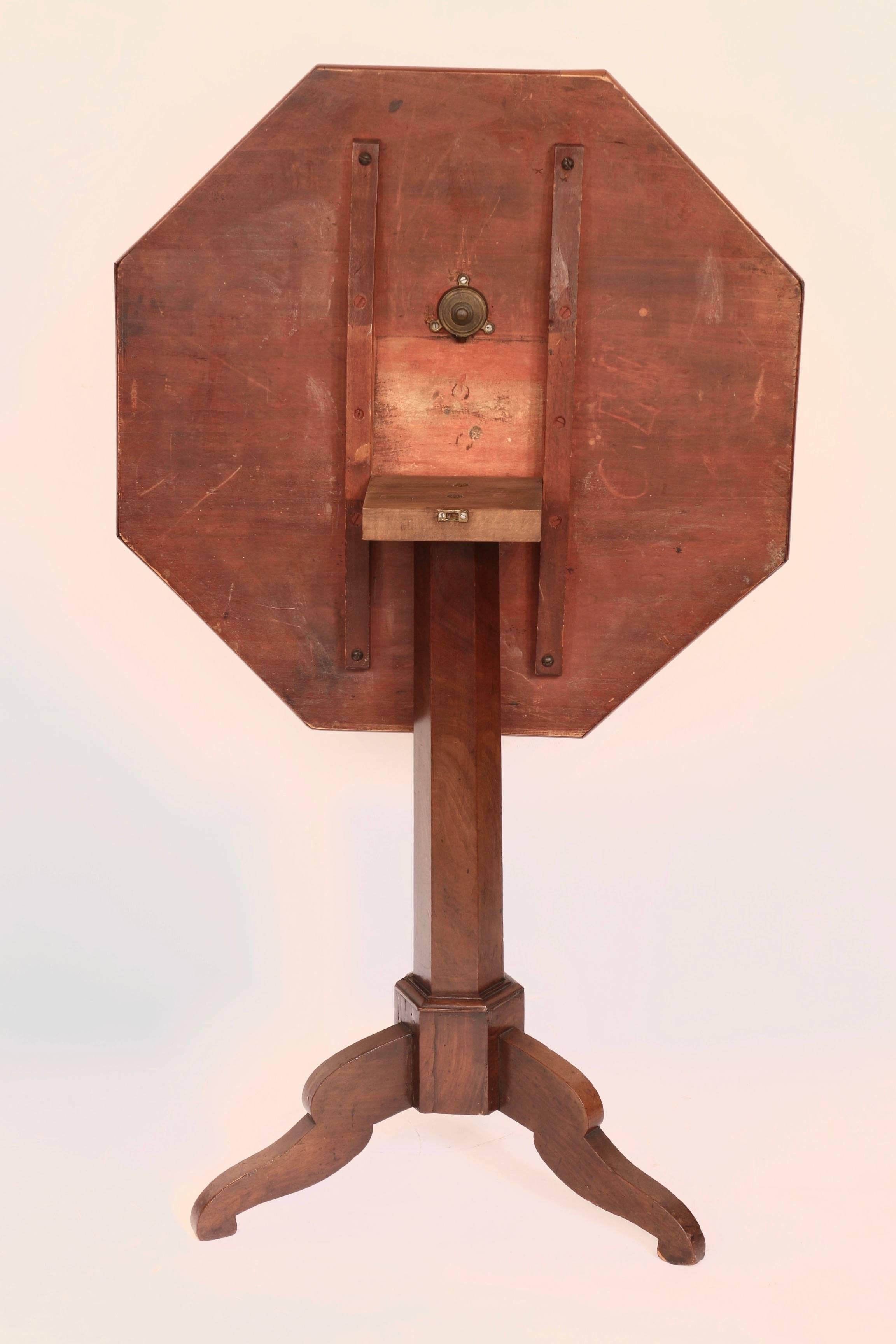 Mahogany Tilt-Top Table with Inlaid Decoration, French 19th Century In Good Condition For Sale In Antwerp, BE