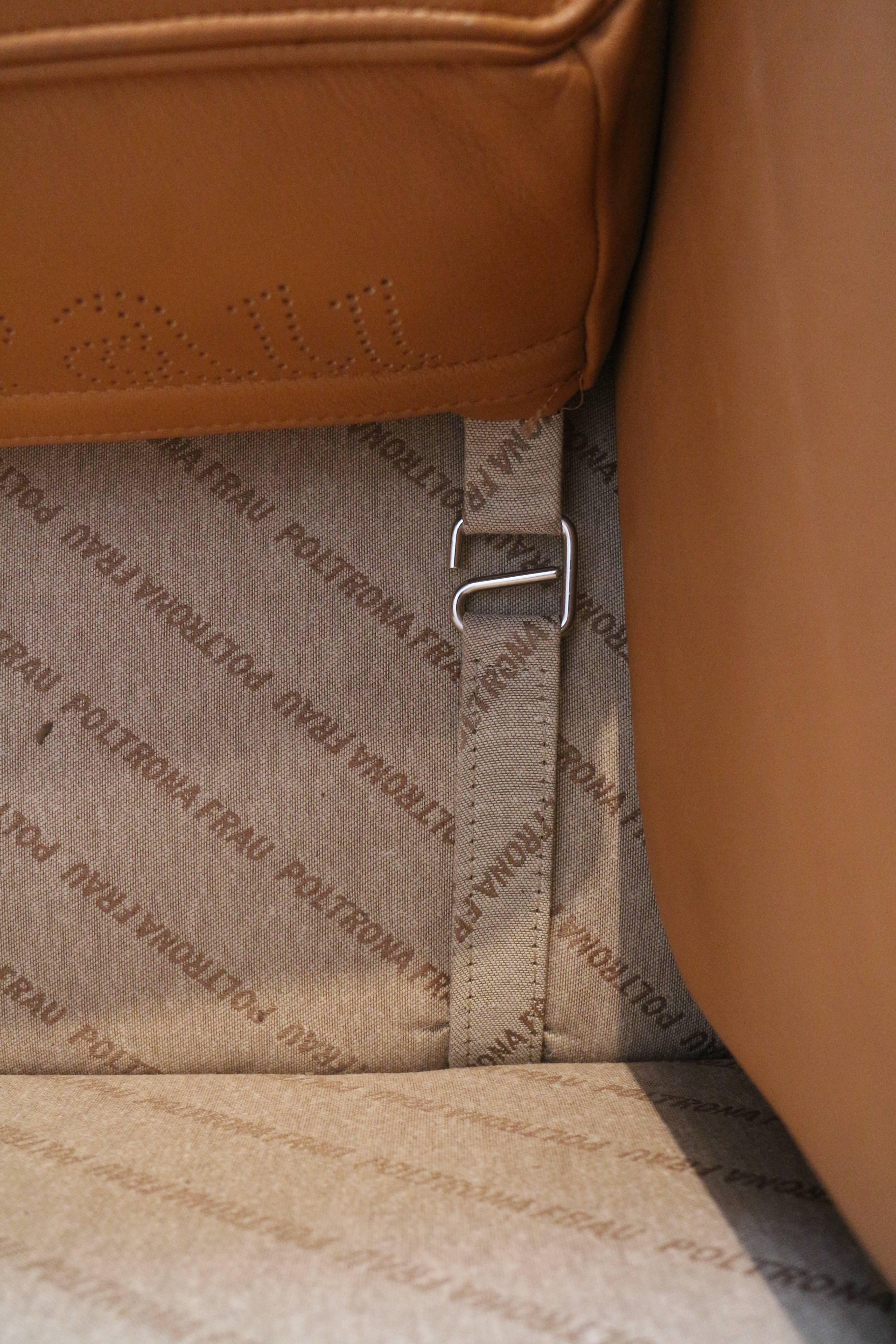 Italian Set of three club chairs in brown honey color, made by Poltrona Frau, 1978