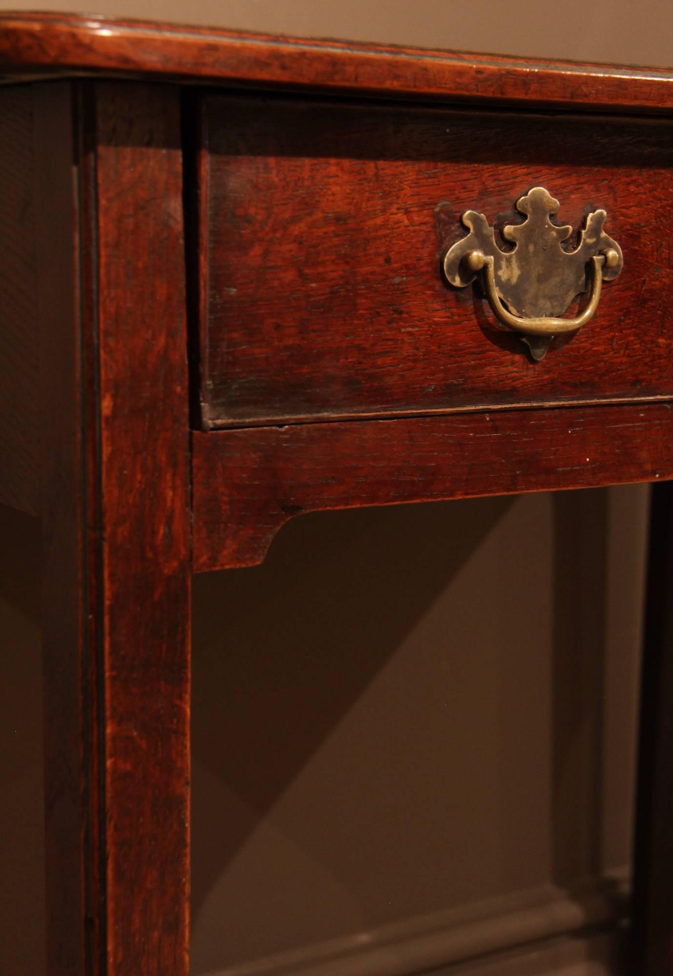 18th Century Oak Single Drawer Lowboy In Good Condition In Wiltshire, GB