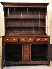Elegant Early 19th Century Oak Dresser