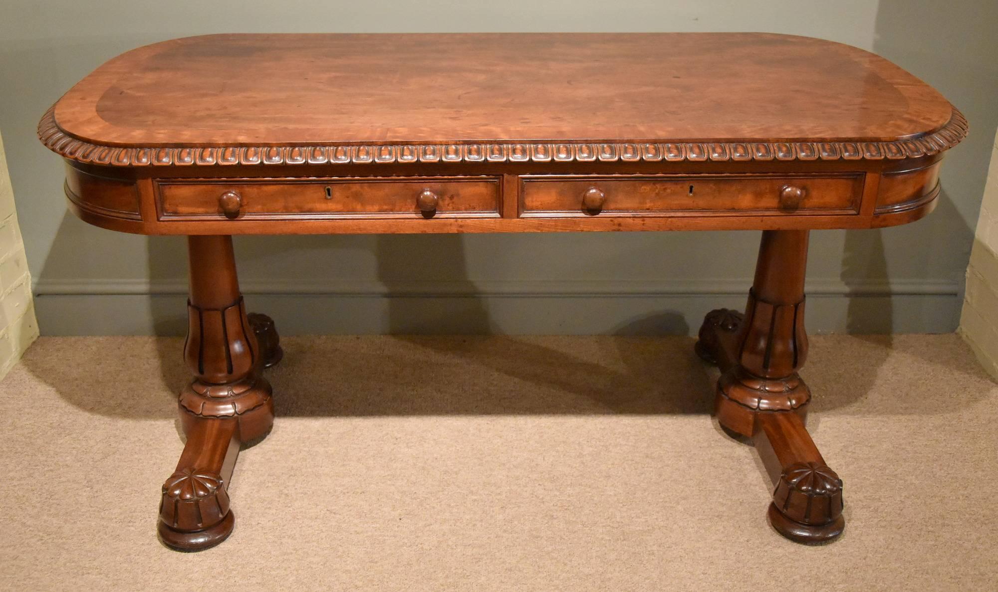 Very Fine William IV, Irish, Mahogany and Satinwood Library or Writing Table In Good Condition For Sale In Wiltshire, GB