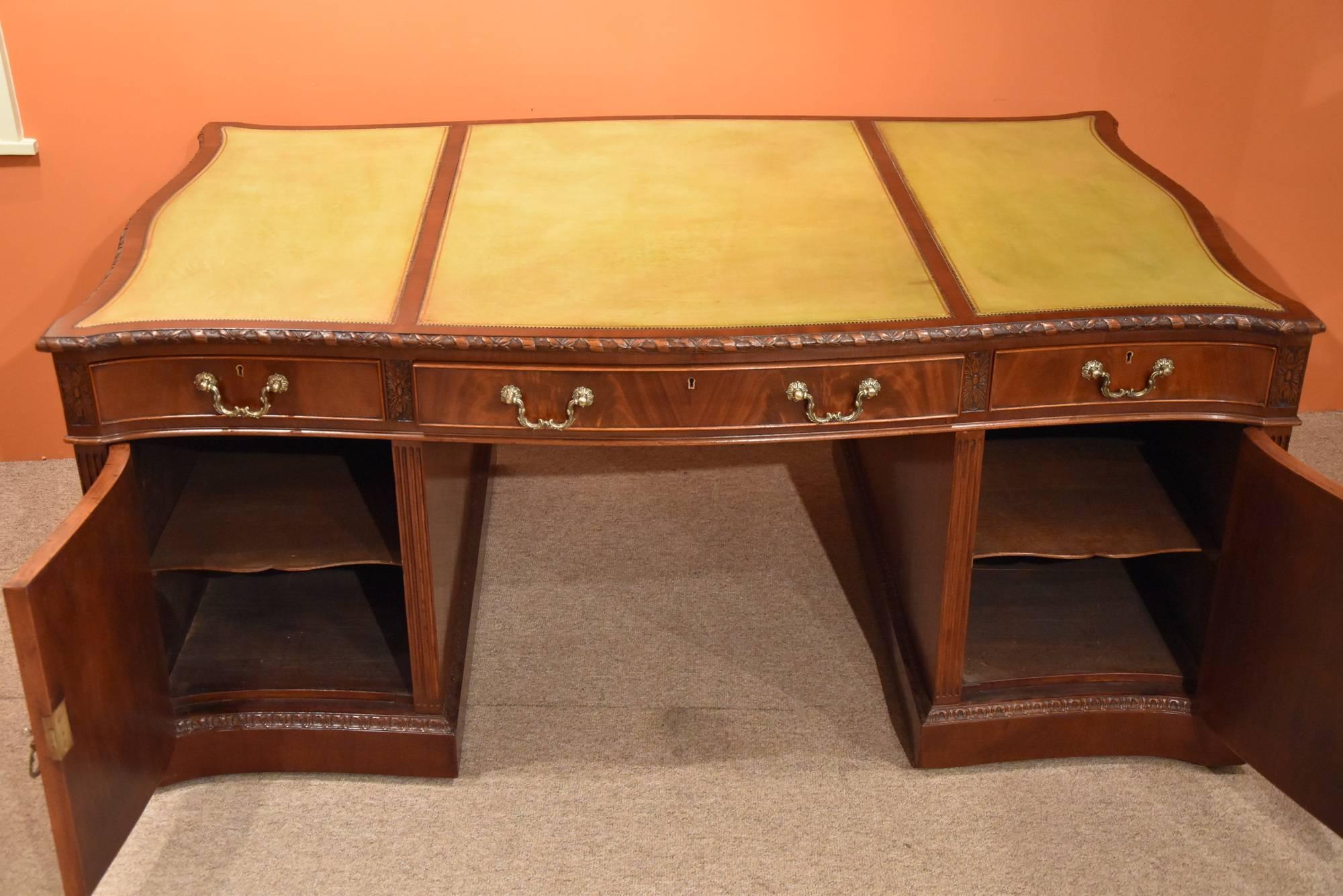 George III Style Mahogany Serpentine Partners Desk For Sale 5