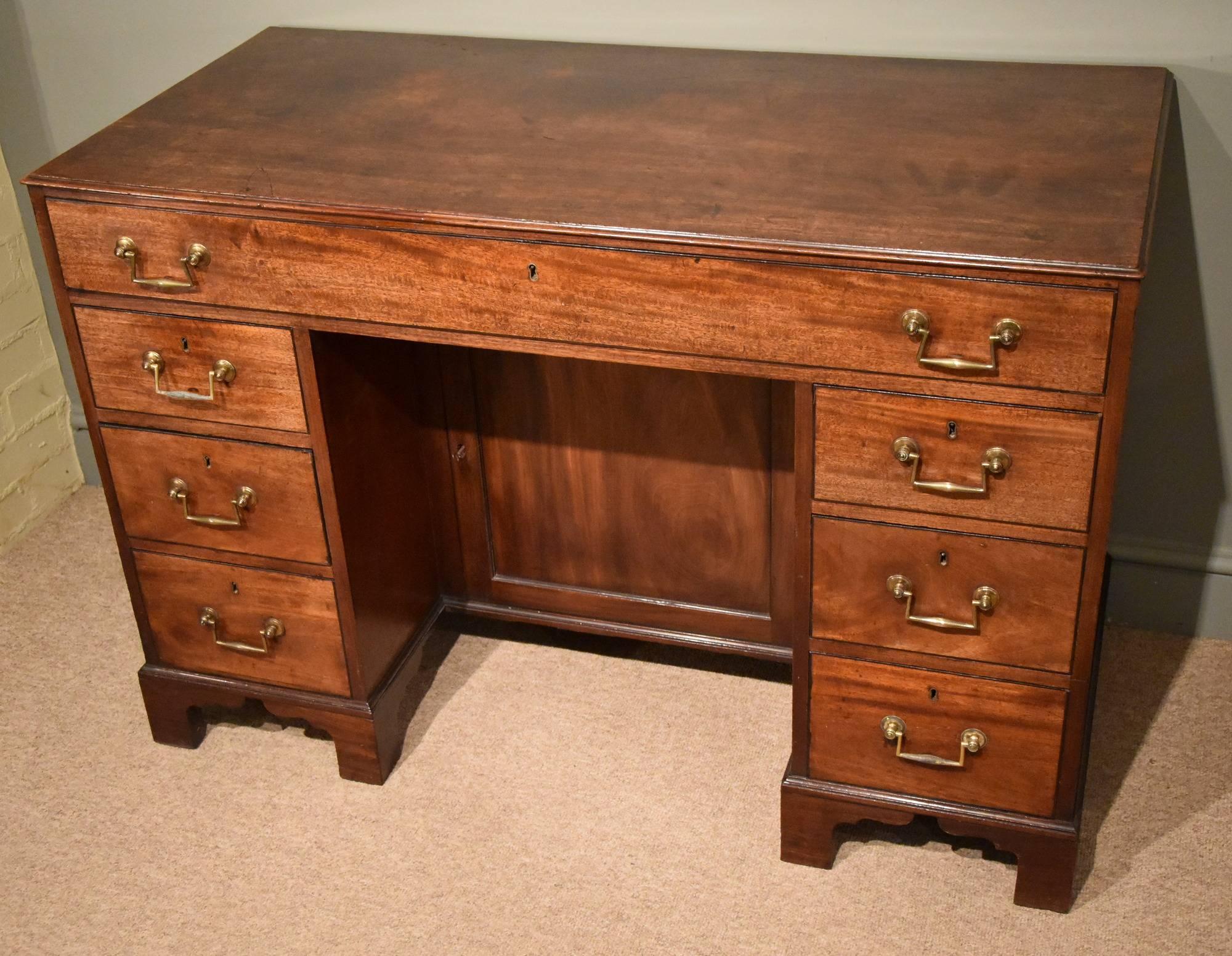 English Good Regency Period Mahogany Kneehole Desk For Sale
