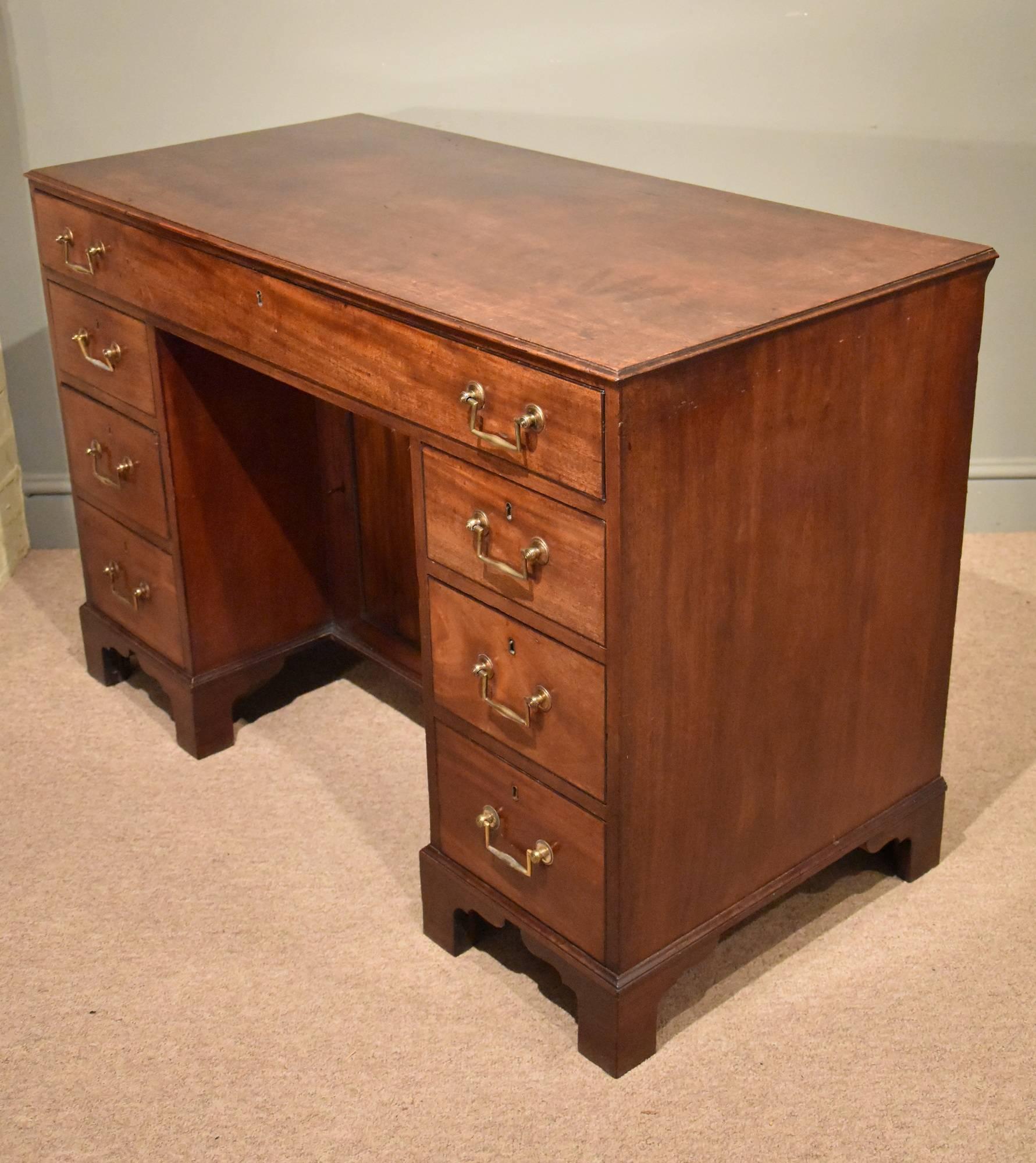 Good Regency Period Mahogany Kneehole Desk For Sale 2