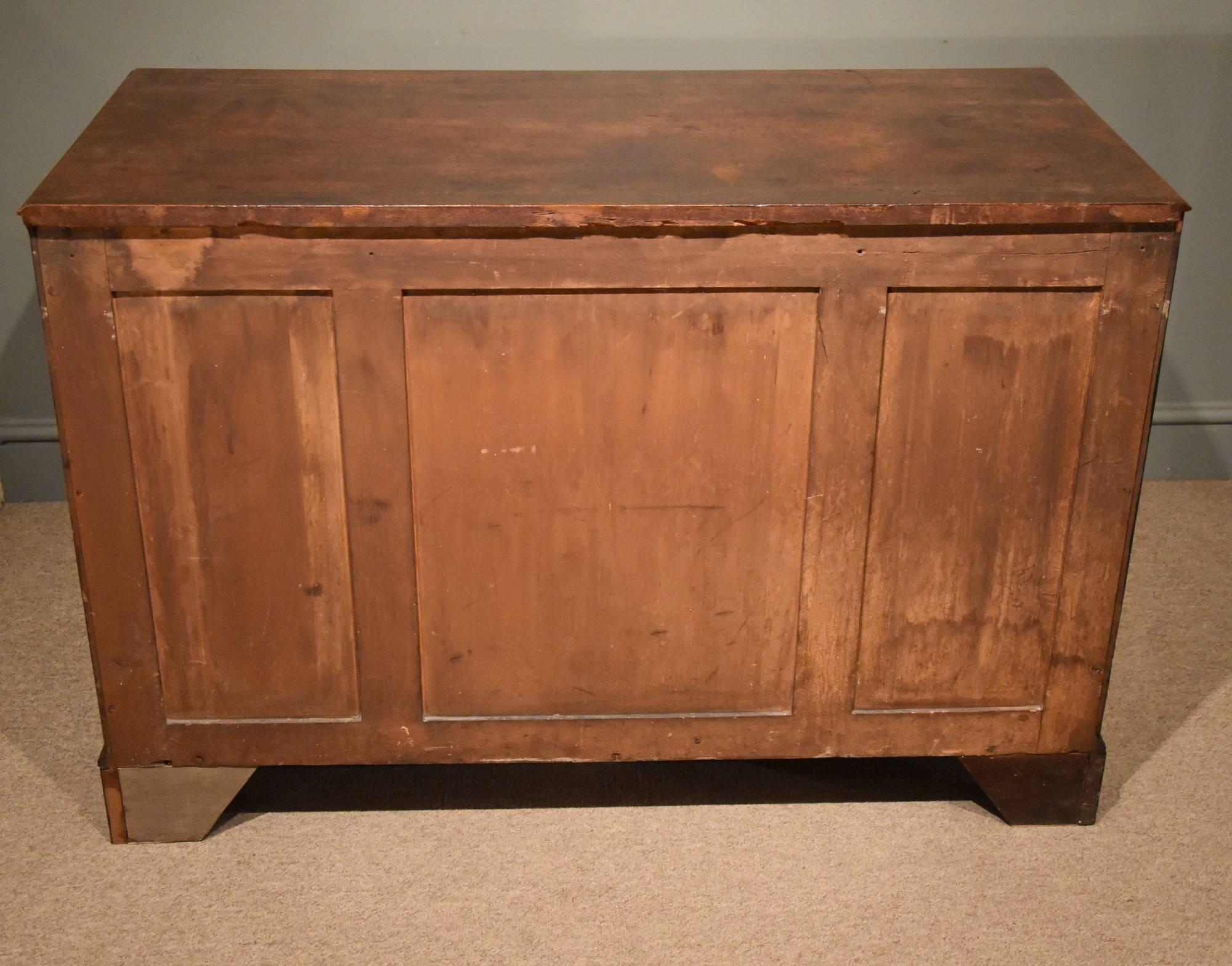 Good Regency Period Mahogany Kneehole Desk For Sale 3