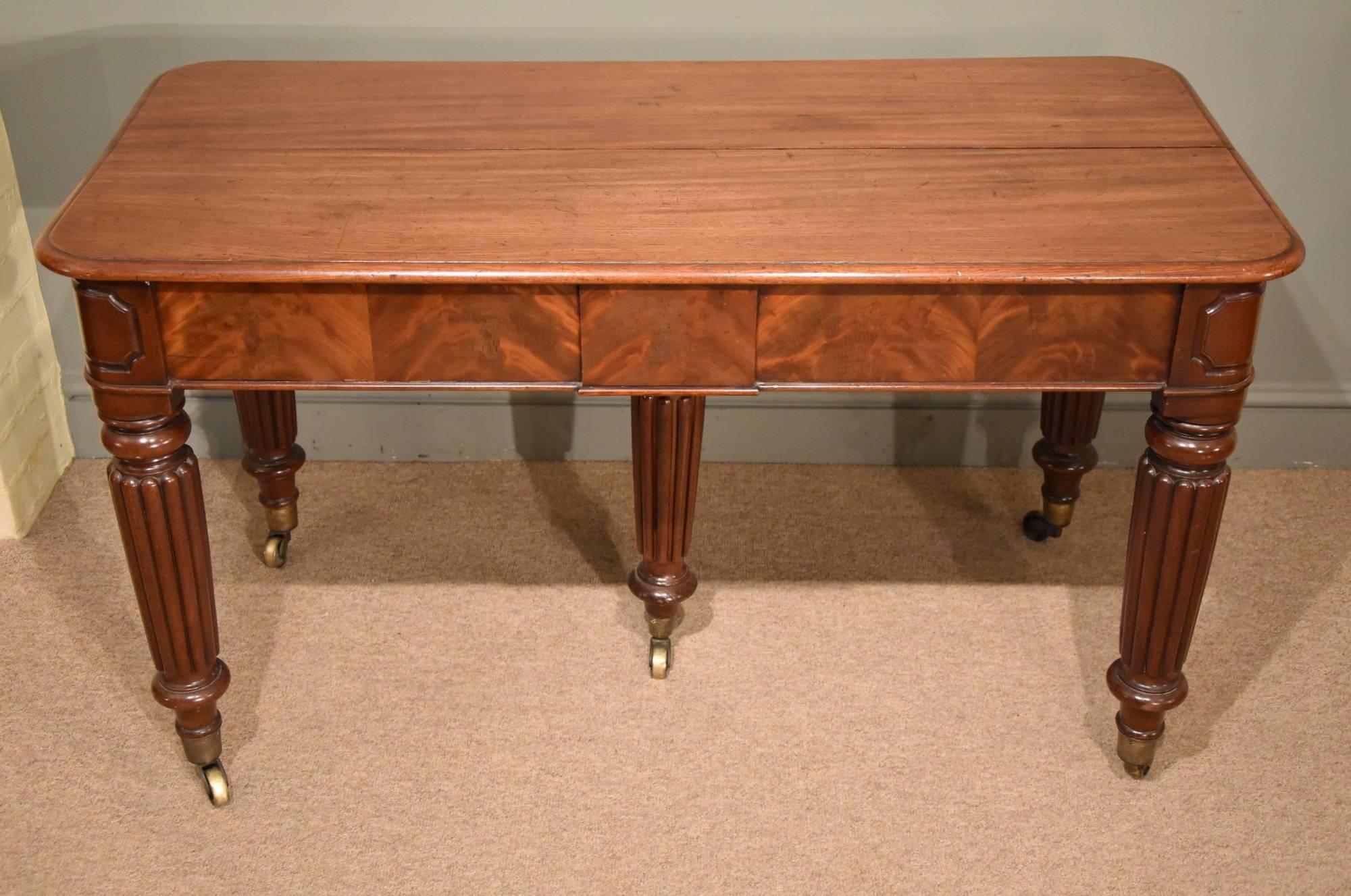 Good Late Regency Mahogany Dining Table 2