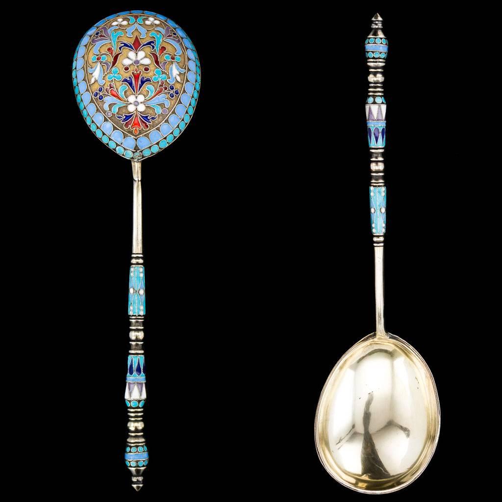 Description:

Antique 20th century Imperial Russian solid silver and cloisonne' enamel spoon, the oval bowl is applied on reverse with multi-coloured polychrome enamel scrolls, with blue and turquoise beaded boarder on matted silver gilt ground.