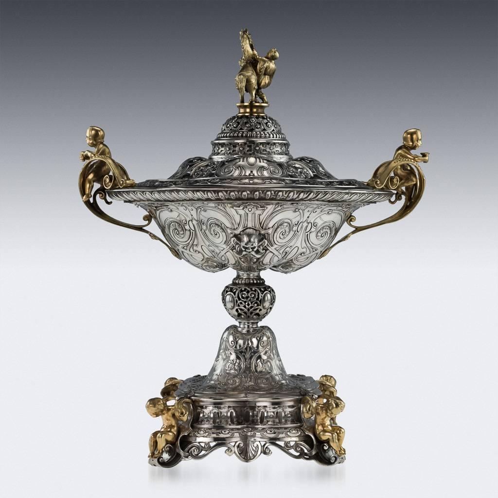 French Antique Odiot Solid Silver Gilt Royal Presentation Vase, Paris, circa 1845