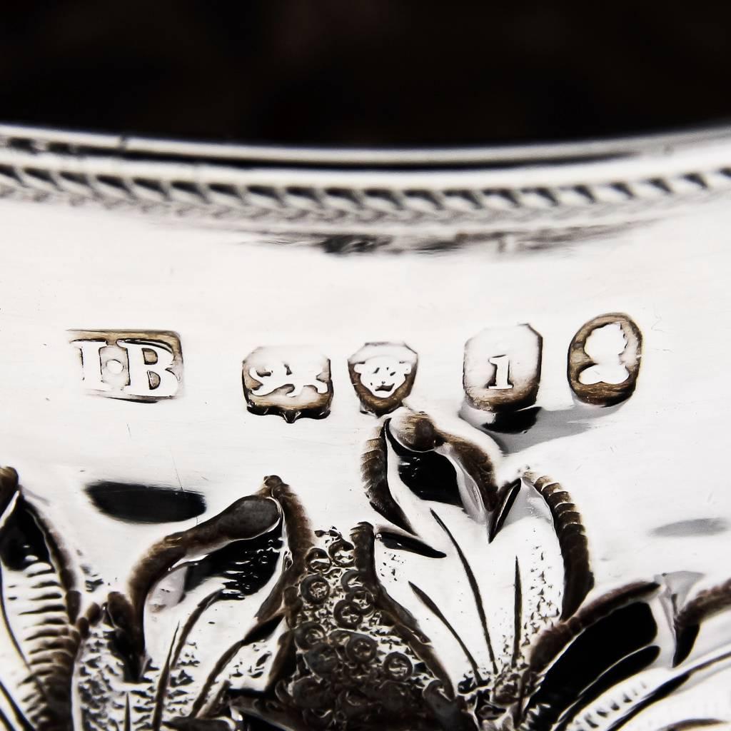 19th Century Georgian Solid Silver Set of Four Embossed Mugs, London, circa 1824 4