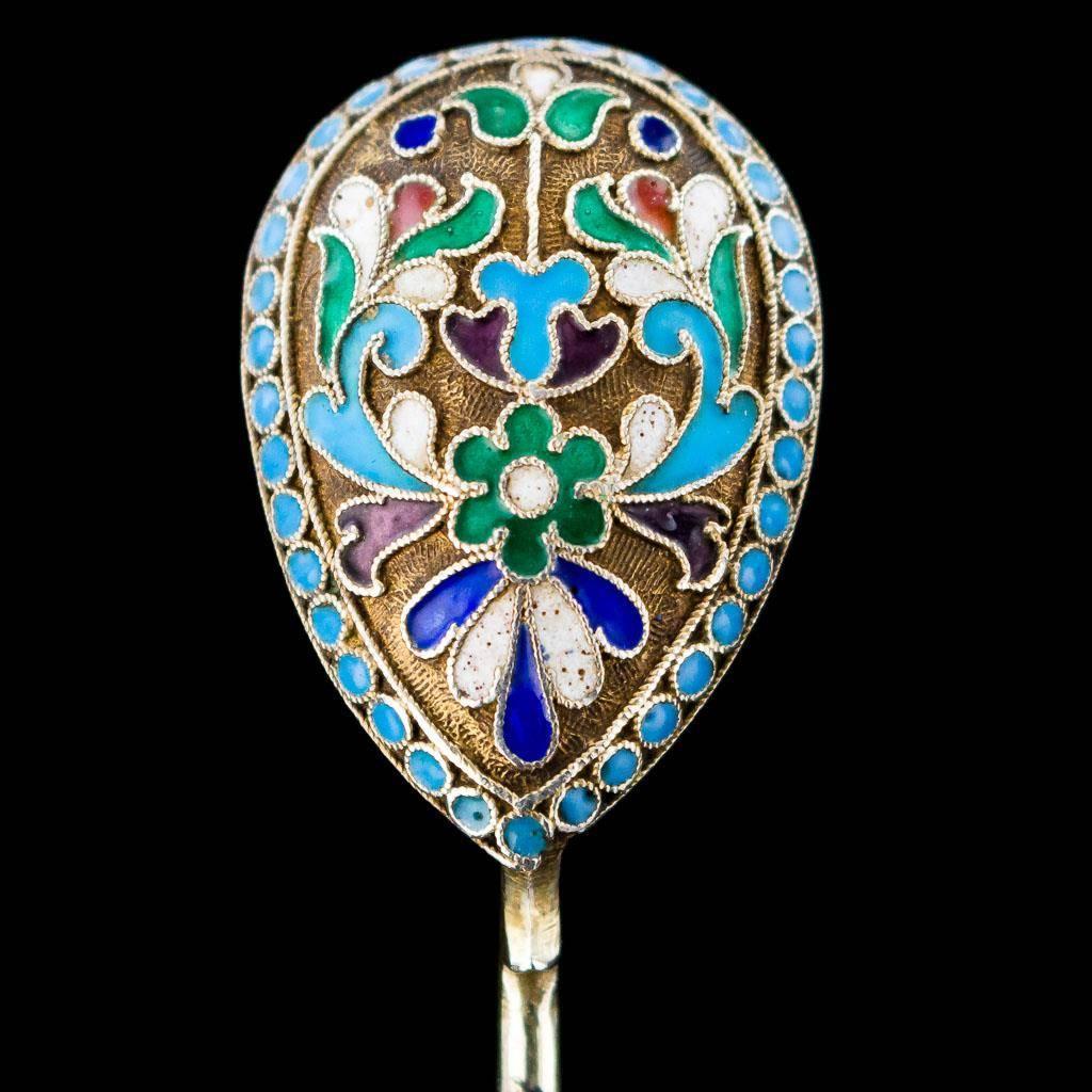 Antique Russian Solid Silver Gilt & 12 Cloisonne Enamel Spoons, circa 1890 In Excellent Condition In Royal Tunbridge Wells, Kent