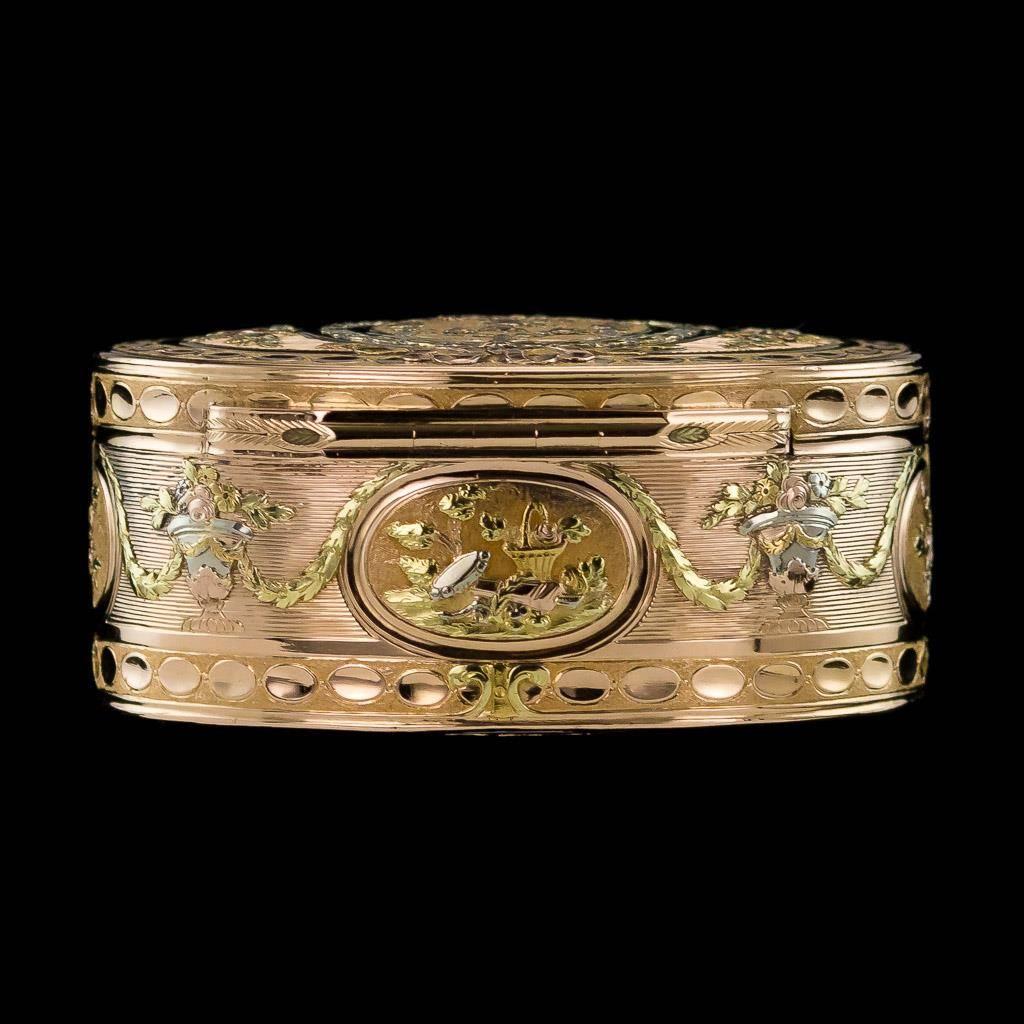 Antique 18th Century French Three-Colour 18-Karat Gold Snuff Box, circa 1770 In Excellent Condition In Royal Tunbridge Wells, Kent